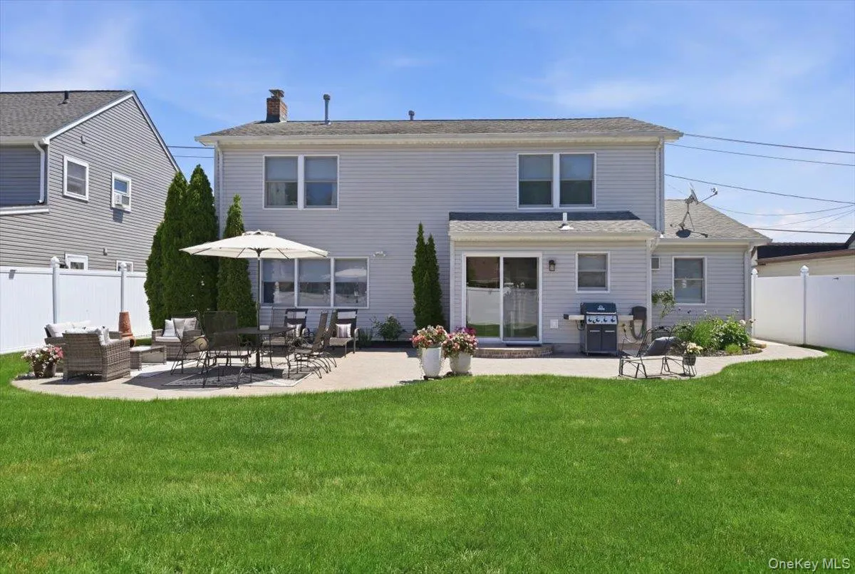 346 Seaford Avenue, Oyster Bay, NY, 4 Bedrooms Bedrooms, 9 Rooms Rooms,2 BathroomsBathrooms,Residential,For Rent,Seaford,0,1009456 346 Seaford Avenue, Oyster Bay, NY, 4 Bedrooms Bedrooms, 9 Rooms Rooms,2 BathroomsBathrooms,Residential,For Rent,Seaford,0,1009456