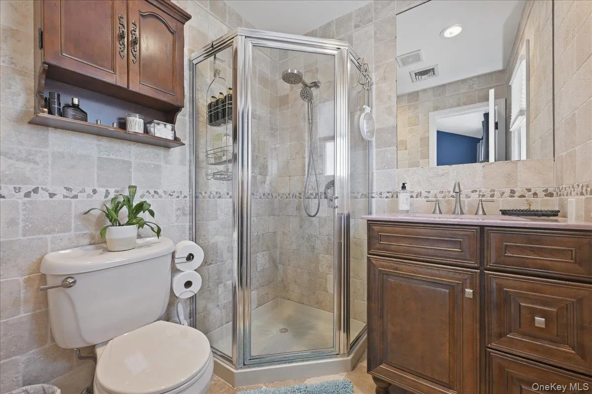 Master Bathroom Master Bathroom