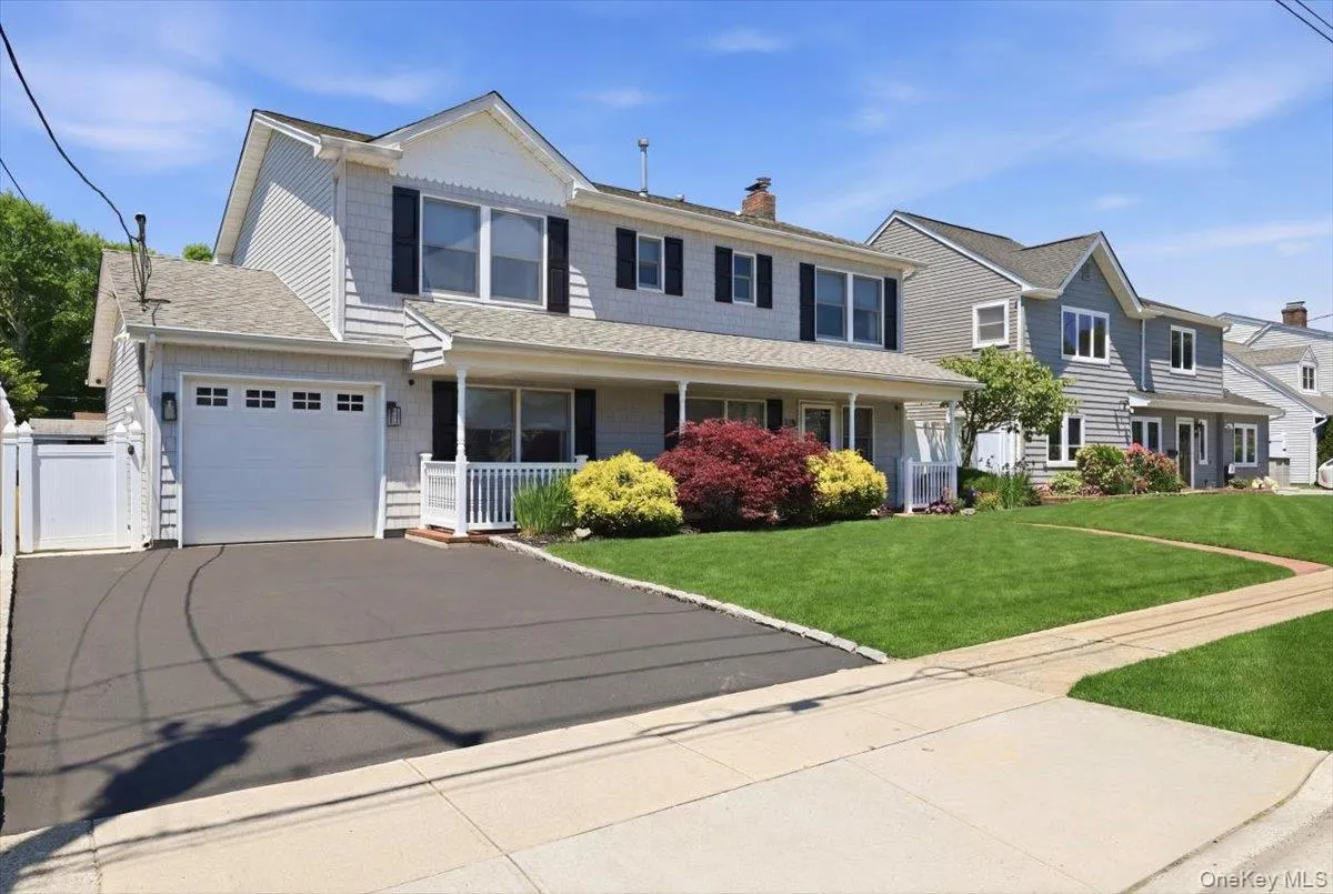 346 Seaford Avenue, Oyster Bay, NY, 4 Bedrooms Bedrooms, 9 Rooms Rooms,2 BathroomsBathrooms,Residential,For Rent,Seaford,0,1009456 346 Seaford Avenue, Oyster Bay, NY, 4 Bedrooms Bedrooms, 9 Rooms Rooms,2 BathroomsBathrooms,Residential,For Rent,Seaford,0,1009456