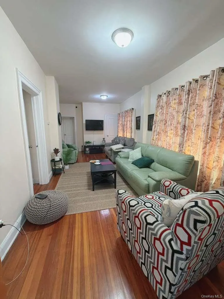 3408 ELY Avenue, New York, NY, 3 Bedrooms Bedrooms, 5 Rooms Rooms,2 BathroomsBathrooms,Residential,For Rent,ELY,0,1009470 3408 ELY Avenue, New York, NY, 3 Bedrooms Bedrooms, 5 Rooms Rooms,2 BathroomsBathrooms,Residential,For Rent,ELY,0,1009470