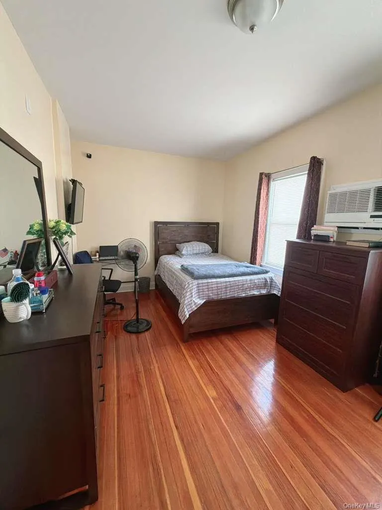 3408 ELY Avenue, New York, NY, 3 Bedrooms Bedrooms, 5 Rooms Rooms,2 BathroomsBathrooms,Residential,For Rent,ELY,0,1009470 3408 ELY Avenue, New York, NY, 3 Bedrooms Bedrooms, 5 Rooms Rooms,2 BathroomsBathrooms,Residential,For Rent,ELY,0,1009470