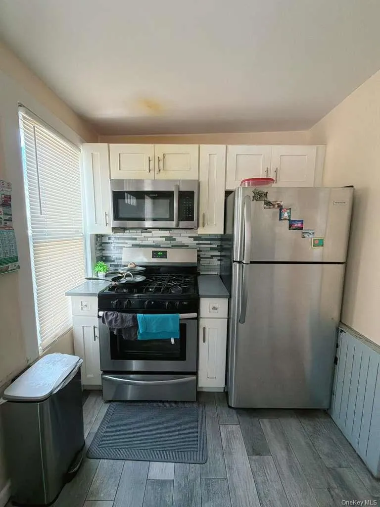 3408 ELY Avenue, New York, NY, 3 Bedrooms Bedrooms, 5 Rooms Rooms,2 BathroomsBathrooms,Residential,For Rent,ELY,0,1009470 3408 ELY Avenue, New York, NY, 3 Bedrooms Bedrooms, 5 Rooms Rooms,2 BathroomsBathrooms,Residential,For Rent,ELY,0,1009470
