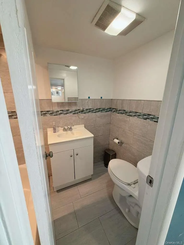 3408 ELY Avenue, New York, NY, 3 Bedrooms Bedrooms, 5 Rooms Rooms,2 BathroomsBathrooms,Residential,For Rent,ELY,0,1009470 3408 ELY Avenue, New York, NY, 3 Bedrooms Bedrooms, 5 Rooms Rooms,2 BathroomsBathrooms,Residential,For Rent,ELY,0,1009470