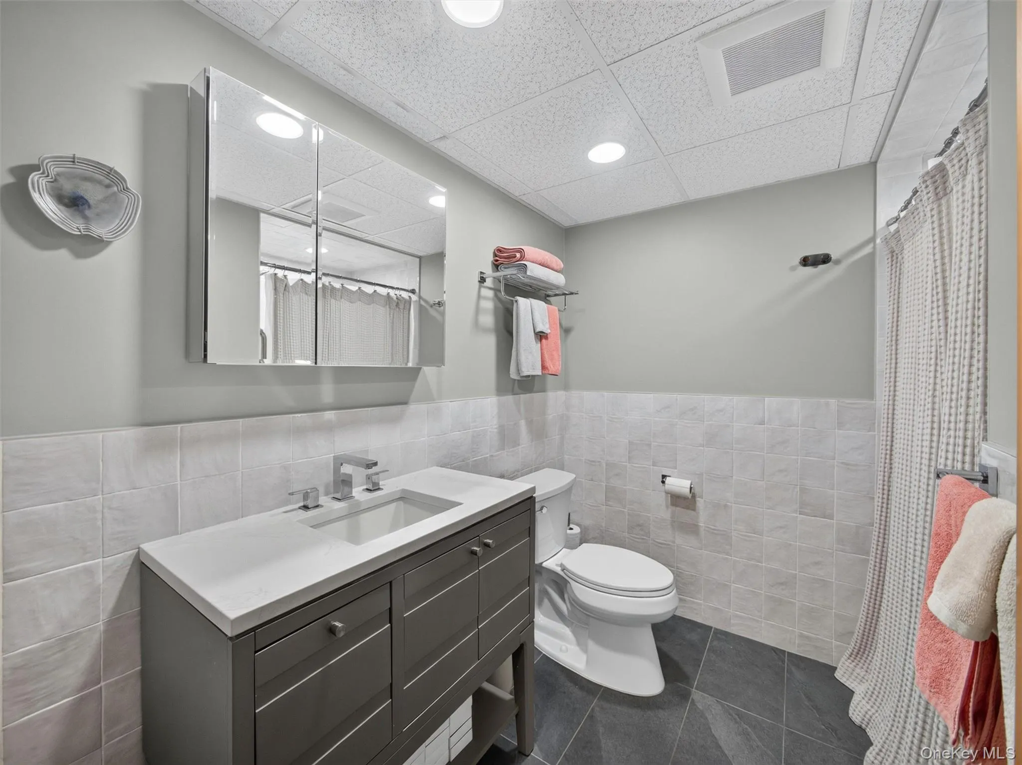 9 East Place, Ramapo, NY, 3 Bedrooms Bedrooms, 11 Rooms Rooms,3 BathroomsBathrooms,Residential,For Rent,East,0,1009475 9 East Place, Ramapo, NY, 3 Bedrooms Bedrooms, 11 Rooms Rooms,3 BathroomsBathrooms,Residential,For Rent,East,0,1009475