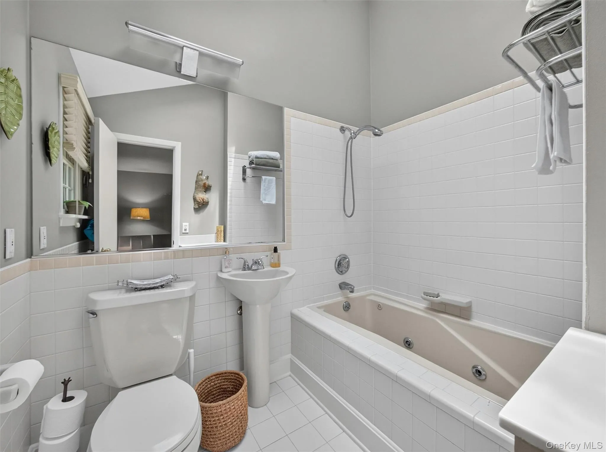 9 East Place, Ramapo, NY, 3 Bedrooms Bedrooms, 11 Rooms Rooms,3 BathroomsBathrooms,Residential,For Rent,East,0,1009475 9 East Place, Ramapo, NY, 3 Bedrooms Bedrooms, 11 Rooms Rooms,3 BathroomsBathrooms,Residential,For Rent,East,0,1009475