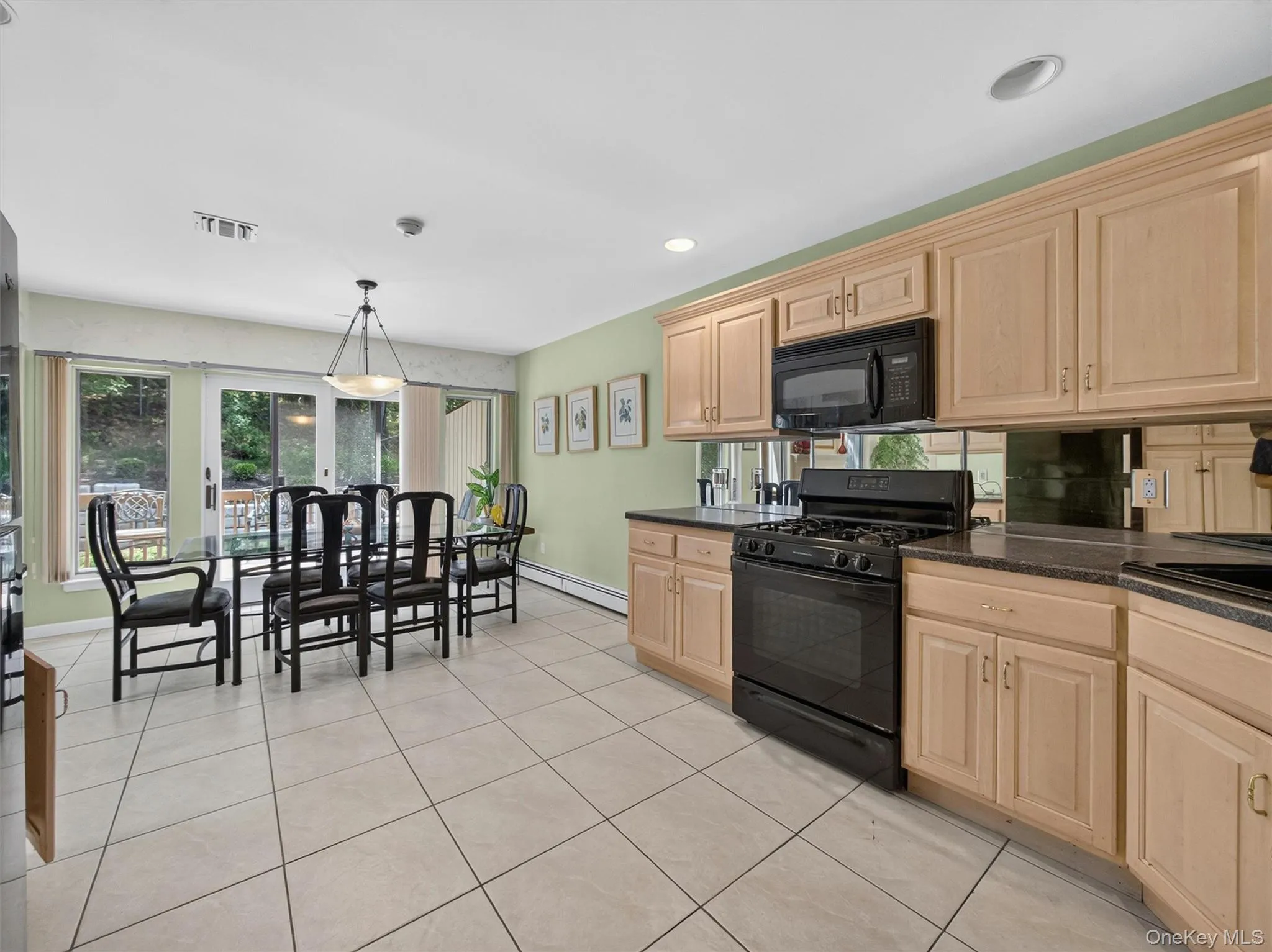 20 Fox Court, Ramapo, NY, 3 Bedrooms Bedrooms, 10 Rooms Rooms,2 BathroomsBathrooms,Residential,For Rent,Fox,0,1009476 20 Fox Court, Ramapo, NY, 3 Bedrooms Bedrooms, 10 Rooms Rooms,2 BathroomsBathrooms,Residential,For Rent,Fox,0,1009476