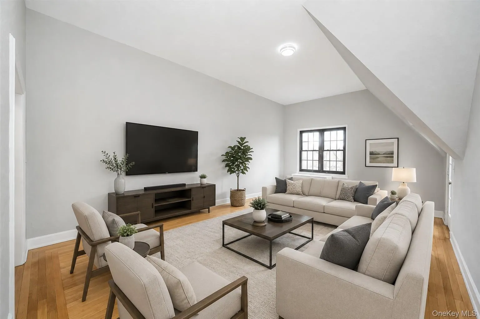 Virtually Staged Living Room w/Vaulted Ceilings & Hardwood Flooring Virtually Staged Living Room w/Vaulted Ceilings & Hardwood Flooring