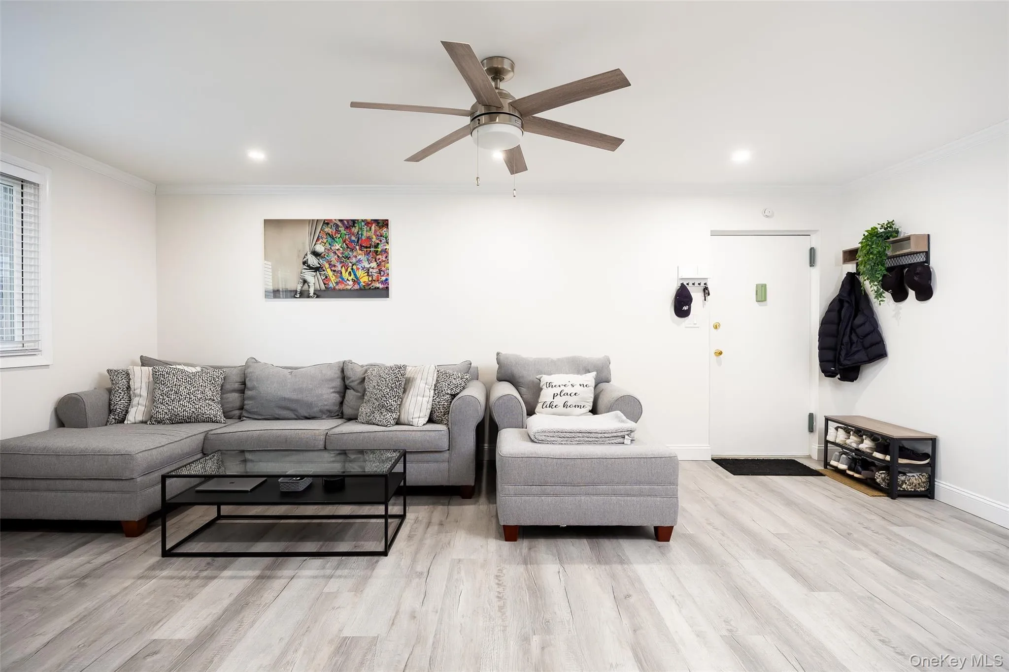 200 Merrick Road, Babylon, NY, 1 Bedroom Bedrooms, 5 Rooms Rooms,1 BathroomBathrooms,Residential,For Rent,Merrick,0,1009484 200 Merrick Road, Babylon, NY, 1 Bedroom Bedrooms, 5 Rooms Rooms,1 BathroomBathrooms,Residential,For Rent,Merrick,0,1009484