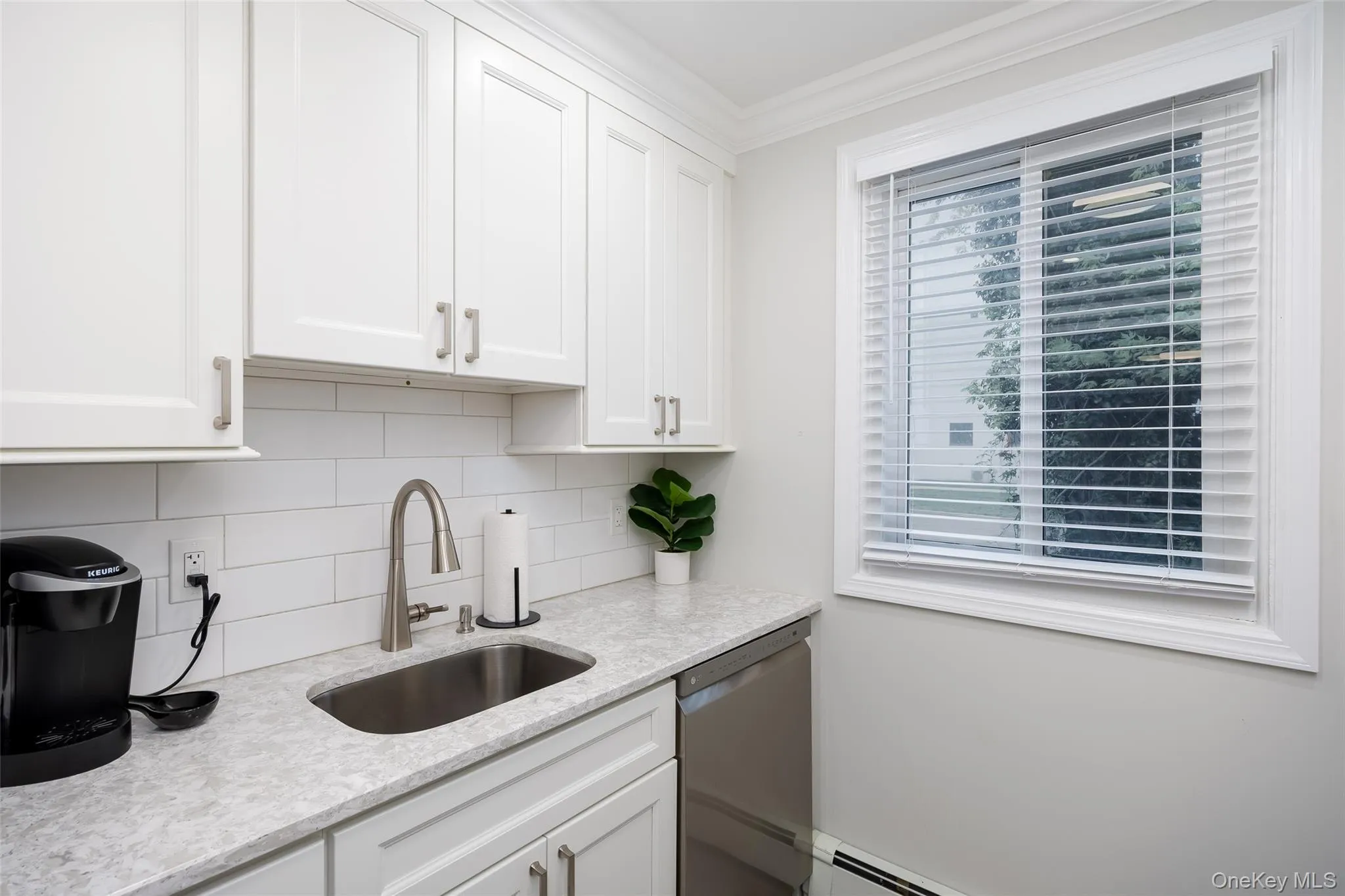 200 Merrick Road, Babylon, NY, 1 Bedroom Bedrooms, 5 Rooms Rooms,1 BathroomBathrooms,Residential,For Rent,Merrick,0,1009484 200 Merrick Road, Babylon, NY, 1 Bedroom Bedrooms, 5 Rooms Rooms,1 BathroomBathrooms,Residential,For Rent,Merrick,0,1009484