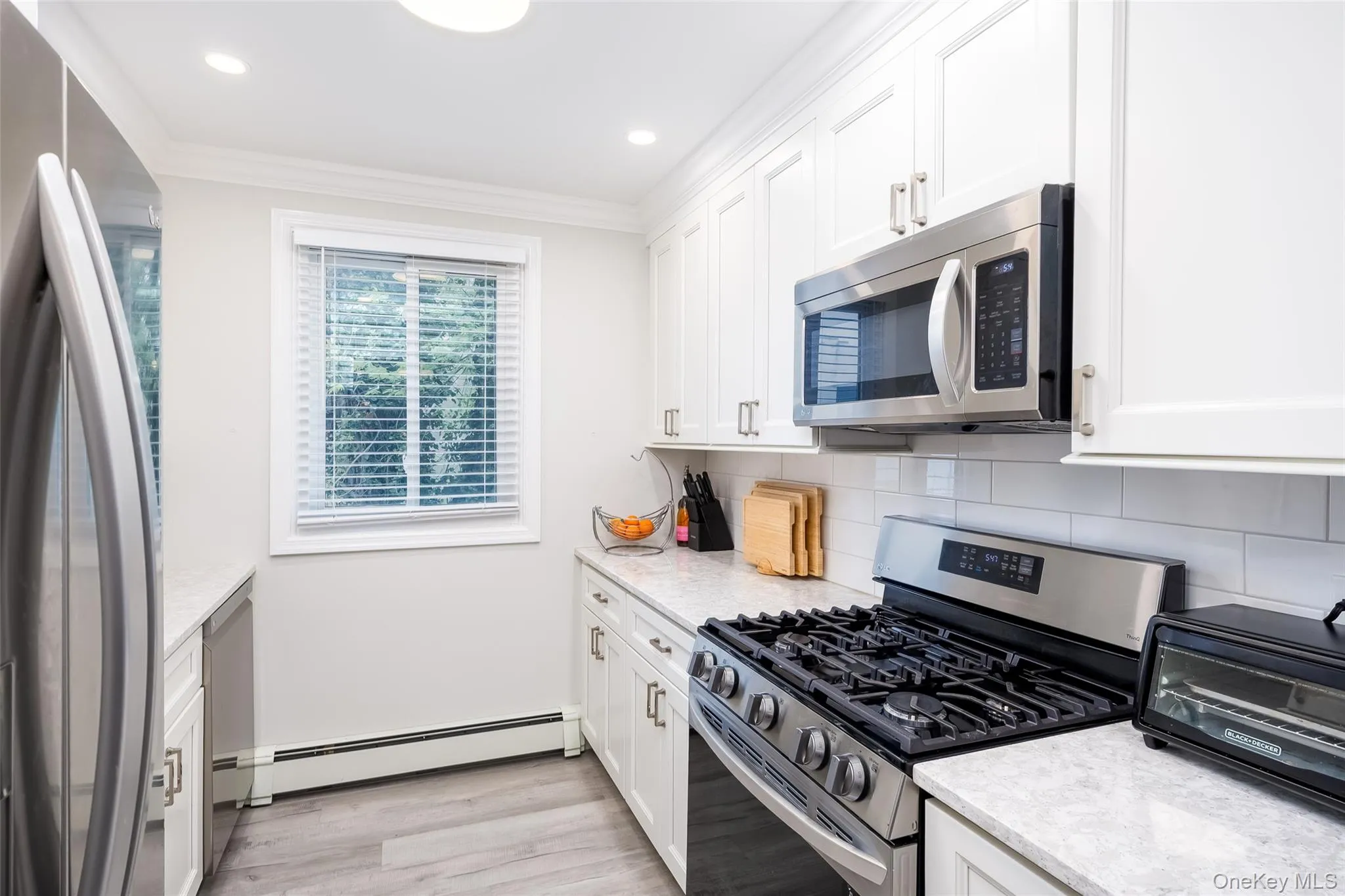 200 Merrick Road, Babylon, NY, 1 Bedroom Bedrooms, 5 Rooms Rooms,1 BathroomBathrooms,Residential,For Rent,Merrick,0,1009484 200 Merrick Road, Babylon, NY, 1 Bedroom Bedrooms, 5 Rooms Rooms,1 BathroomBathrooms,Residential,For Rent,Merrick,0,1009484