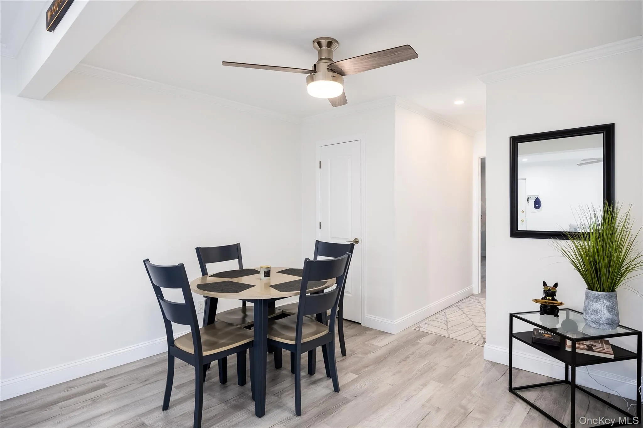 200 Merrick Road, Babylon, NY, 1 Bedroom Bedrooms, 5 Rooms Rooms,1 BathroomBathrooms,Residential,For Rent,Merrick,0,1009484 200 Merrick Road, Babylon, NY, 1 Bedroom Bedrooms, 5 Rooms Rooms,1 BathroomBathrooms,Residential,For Rent,Merrick,0,1009484