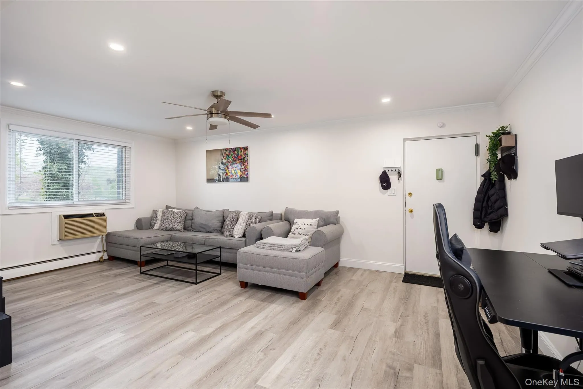 200 Merrick Road, Babylon, NY, 1 Bedroom Bedrooms, 5 Rooms Rooms,1 BathroomBathrooms,Residential,For Rent,Merrick,0,1009484 200 Merrick Road, Babylon, NY, 1 Bedroom Bedrooms, 5 Rooms Rooms,1 BathroomBathrooms,Residential,For Rent,Merrick,0,1009484