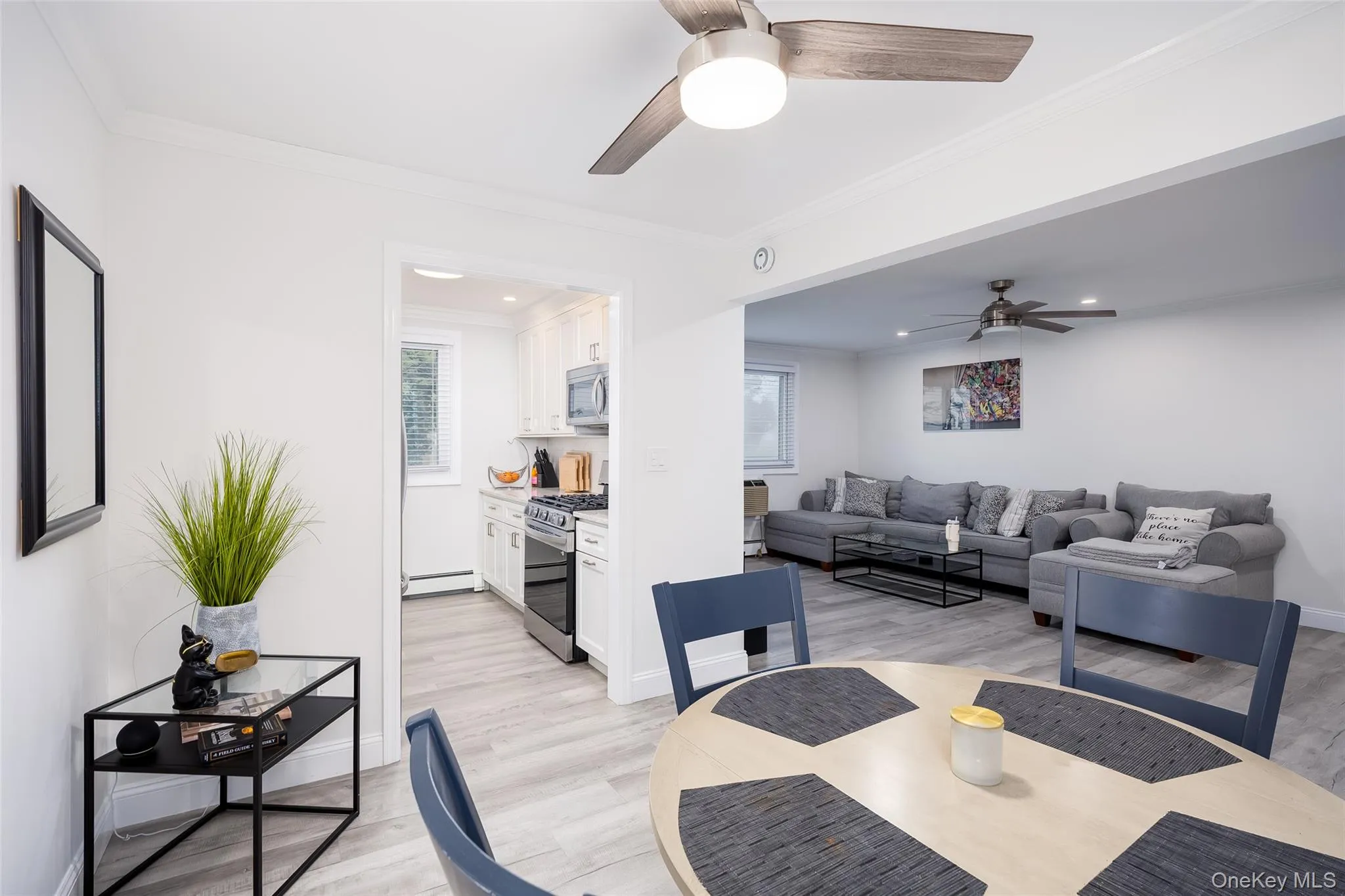 200 Merrick Road, Babylon, NY, 1 Bedroom Bedrooms, 5 Rooms Rooms,1 BathroomBathrooms,Residential,For Rent,Merrick,0,1009484 200 Merrick Road, Babylon, NY, 1 Bedroom Bedrooms, 5 Rooms Rooms,1 BathroomBathrooms,Residential,For Rent,Merrick,0,1009484