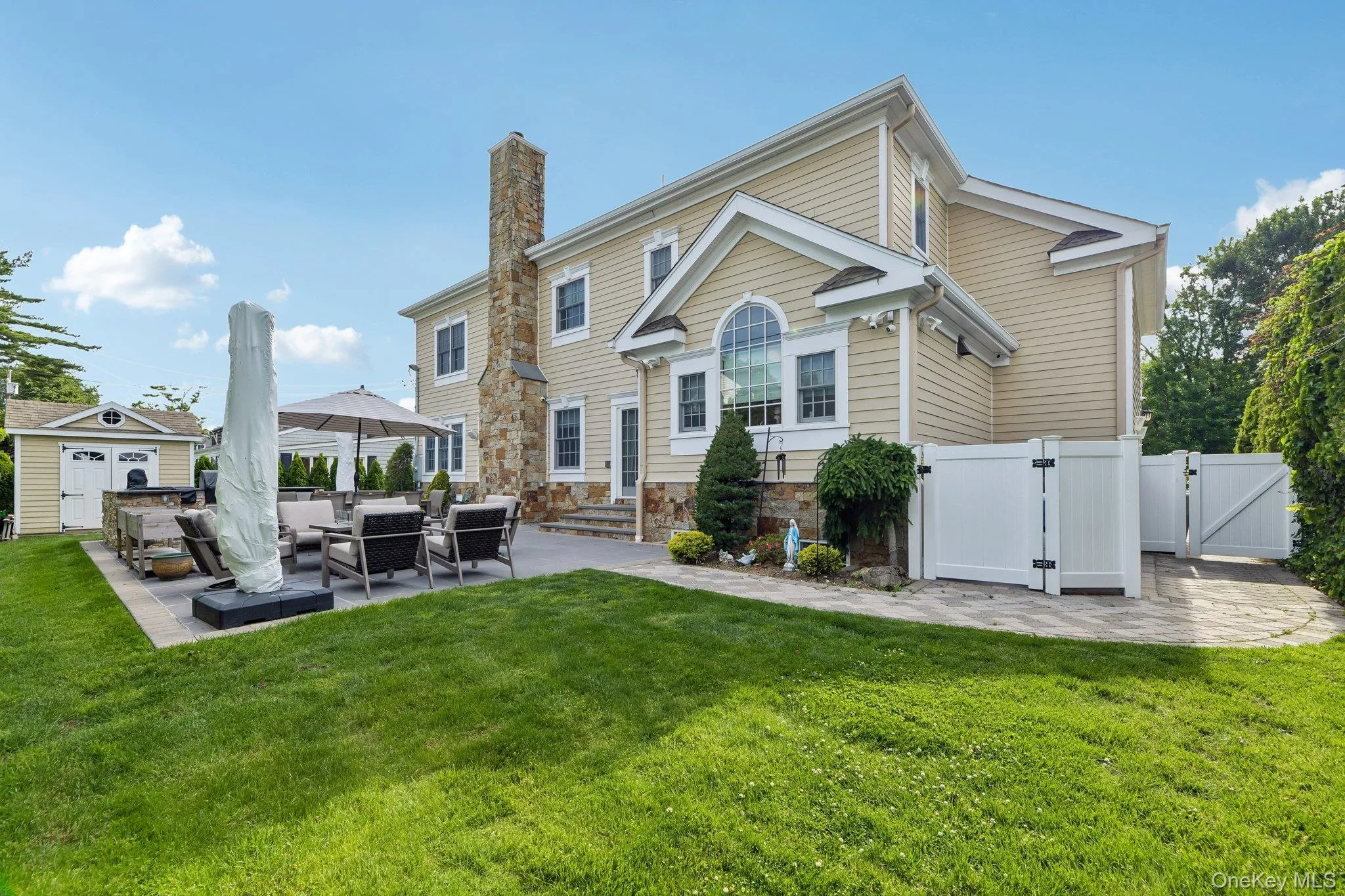 217 Wellington Road, Hempstead, NY, 4 Bedrooms Bedrooms, 9 Rooms Rooms,3 BathroomsBathrooms,Residential,For Rent,Wellington,0,1009486 217 Wellington Road, Hempstead, NY, 4 Bedrooms Bedrooms, 9 Rooms Rooms,3 BathroomsBathrooms,Residential,For Rent,Wellington,0,1009486