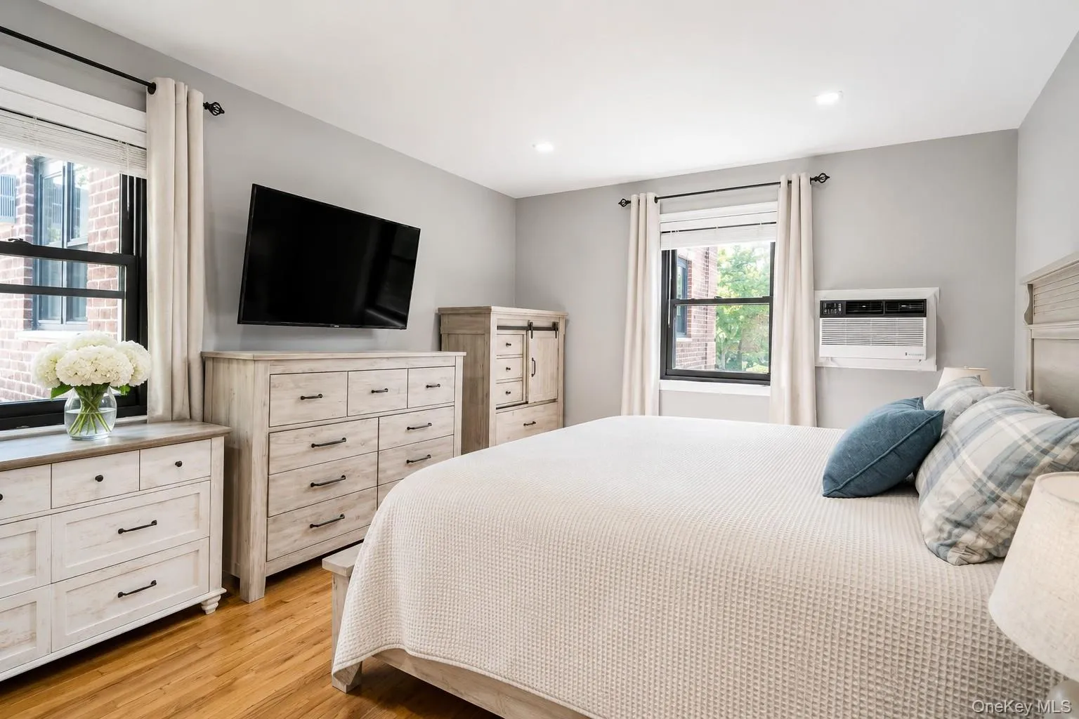 245-02 61st Avenue, New York, NY, 1 Bedroom Bedrooms, 3 Rooms Rooms,1 BathroomBathrooms,Residential,For Rent,61st,0,1009488 245-02 61st Avenue, New York, NY, 1 Bedroom Bedrooms, 3 Rooms Rooms,1 BathroomBathrooms,Residential,For Rent,61st,0,1009488