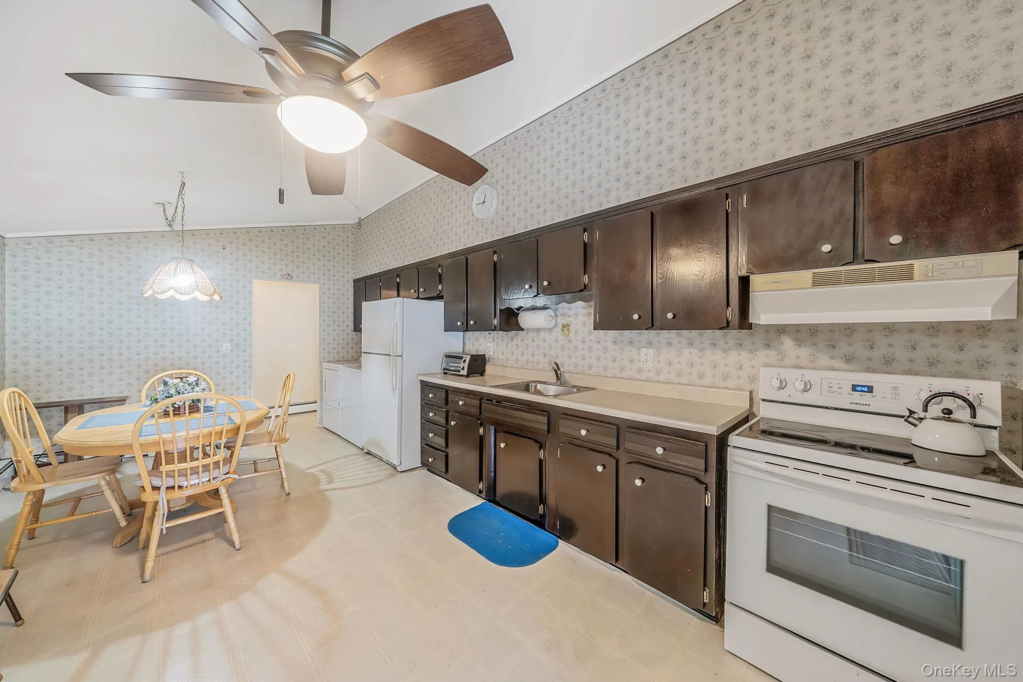 77 Masonic Avenue, Brookhaven, NY, 3 Bedrooms Bedrooms, 6 Rooms Rooms,1 BathroomBathrooms,Residential,For Rent,Masonic,0,1009493 77 Masonic Avenue, Brookhaven, NY, 3 Bedrooms Bedrooms, 6 Rooms Rooms,1 BathroomBathrooms,Residential,For Rent,Masonic,0,1009493