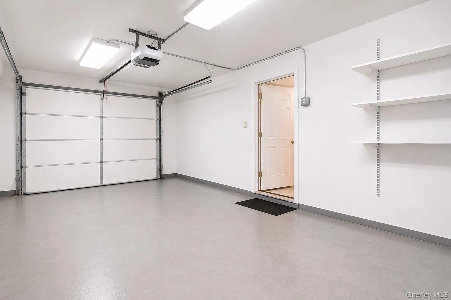 Large one-car garage Large one-car garage