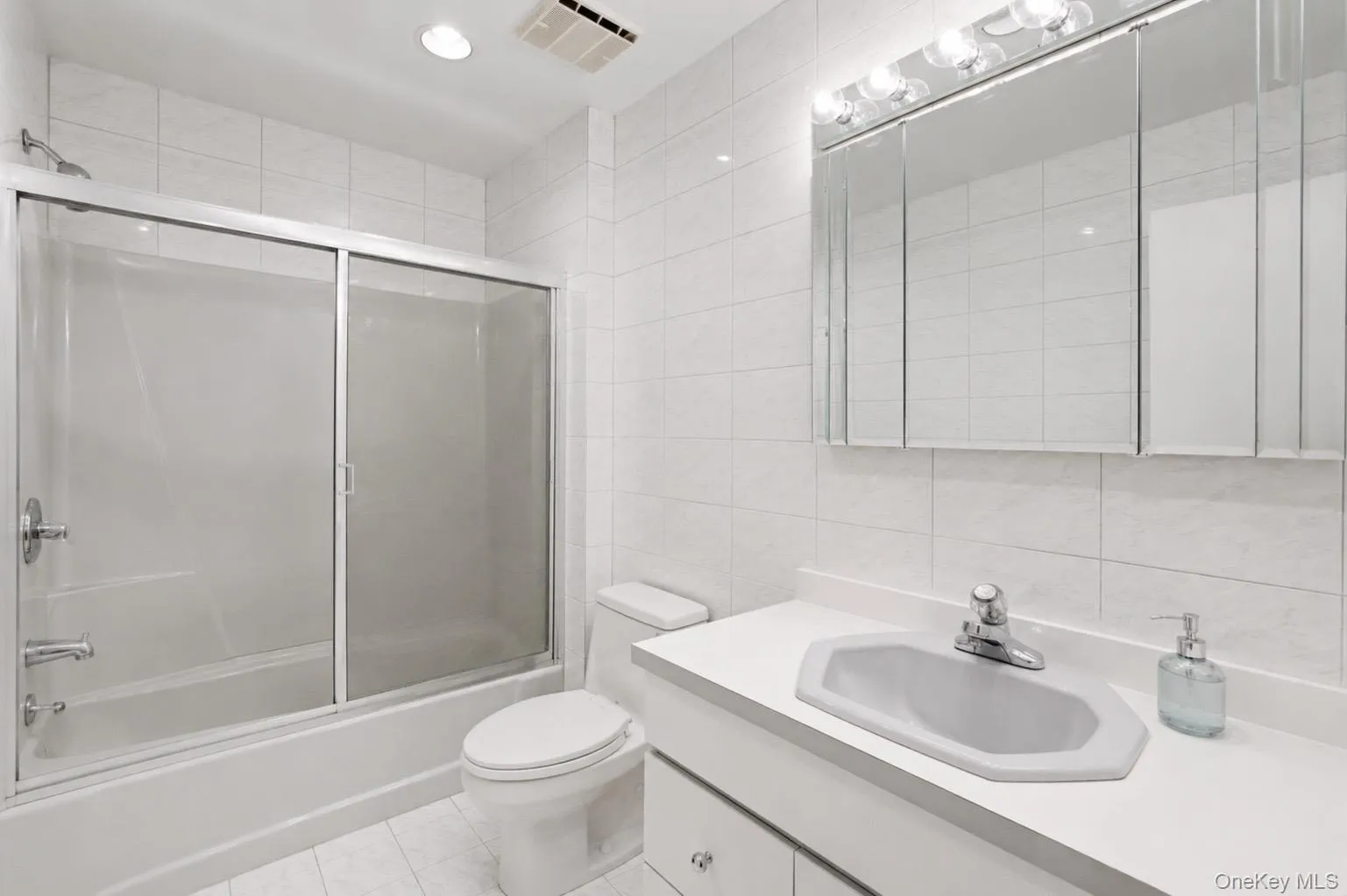 16314 91st Street, New York, NY, 4 Bedrooms Bedrooms, 11 Rooms Rooms,2 BathroomsBathrooms,Residential,For Rent,91st,0,1009495 16314 91st Street, New York, NY, 4 Bedrooms Bedrooms, 11 Rooms Rooms,2 BathroomsBathrooms,Residential,For Rent,91st,0,1009495