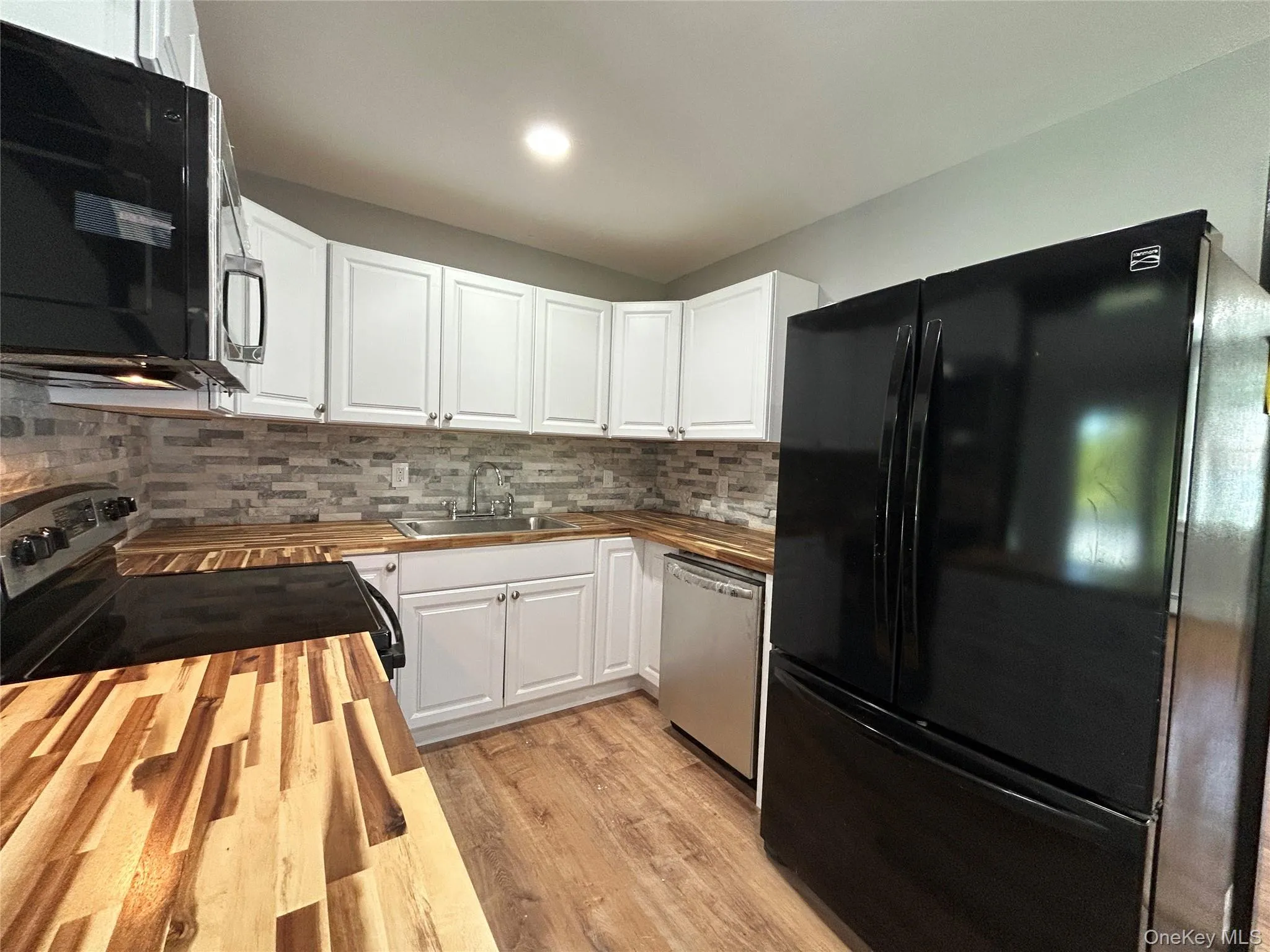 32 Reimer Avenue, Dover, NY, 3 Bedrooms Bedrooms, 8 Rooms Rooms,1 BathroomBathrooms,Residential Lease,For Rent,Reimer,0,1009499 32 Reimer Avenue, Dover, NY, 3 Bedrooms Bedrooms, 8 Rooms Rooms,1 BathroomBathrooms,Residential Lease,For Rent,Reimer,0,1009499
