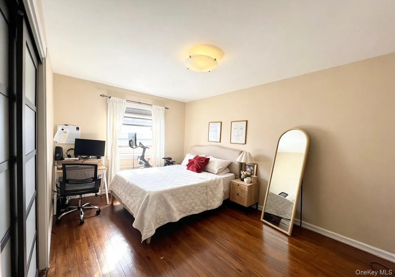 6968 137th Street, New York, NY, 2 Bedrooms Bedrooms, 5 Rooms Rooms,1 BathroomBathrooms,Residential,For Rent,137th,0,1009505 6968 137th Street, New York, NY, 2 Bedrooms Bedrooms, 5 Rooms Rooms,1 BathroomBathrooms,Residential,For Rent,137th,0,1009505