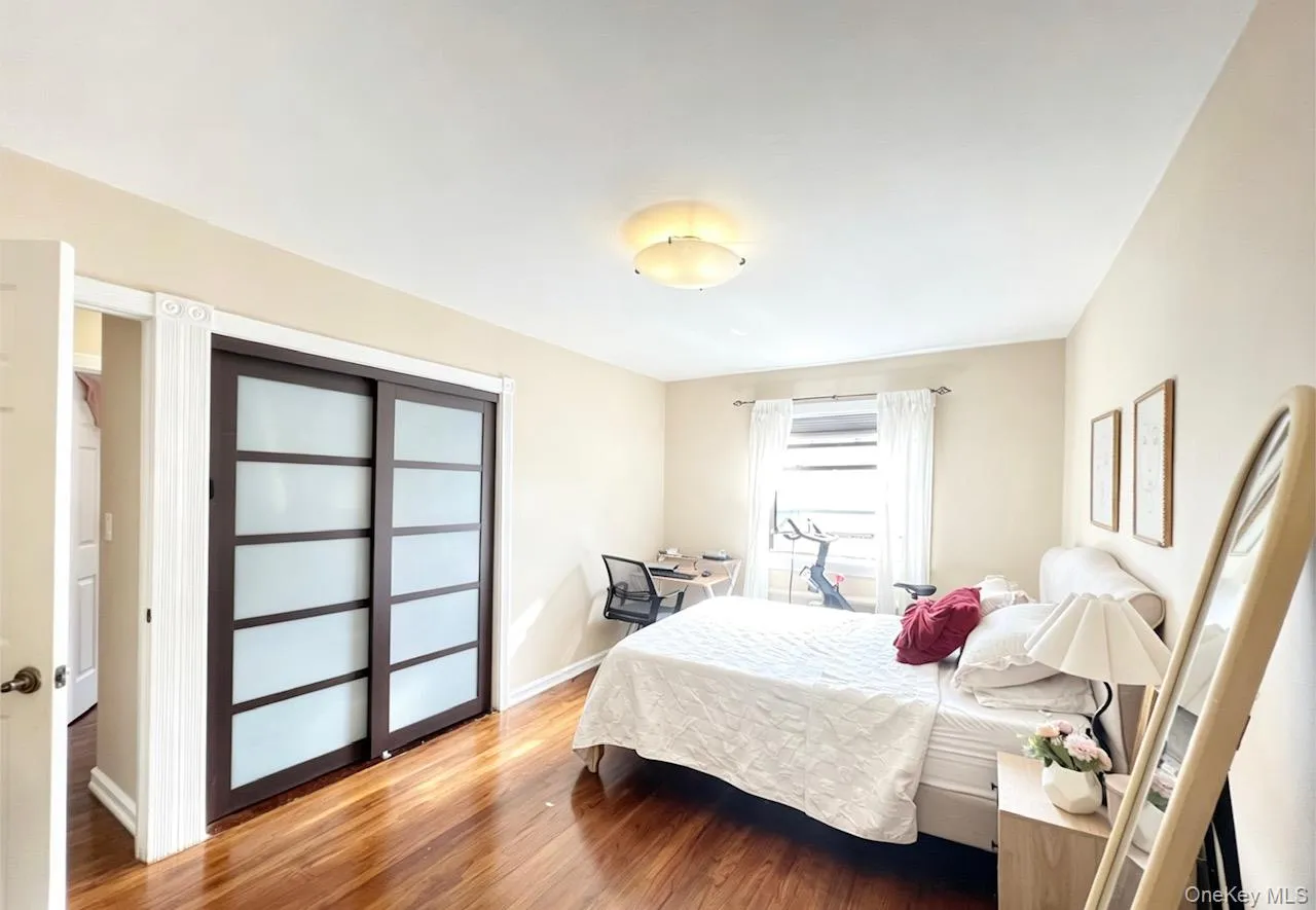 6968 137th Street, New York, NY, 2 Bedrooms Bedrooms, 5 Rooms Rooms,1 BathroomBathrooms,Residential,For Rent,137th,0,1009505 6968 137th Street, New York, NY, 2 Bedrooms Bedrooms, 5 Rooms Rooms,1 BathroomBathrooms,Residential,For Rent,137th,0,1009505