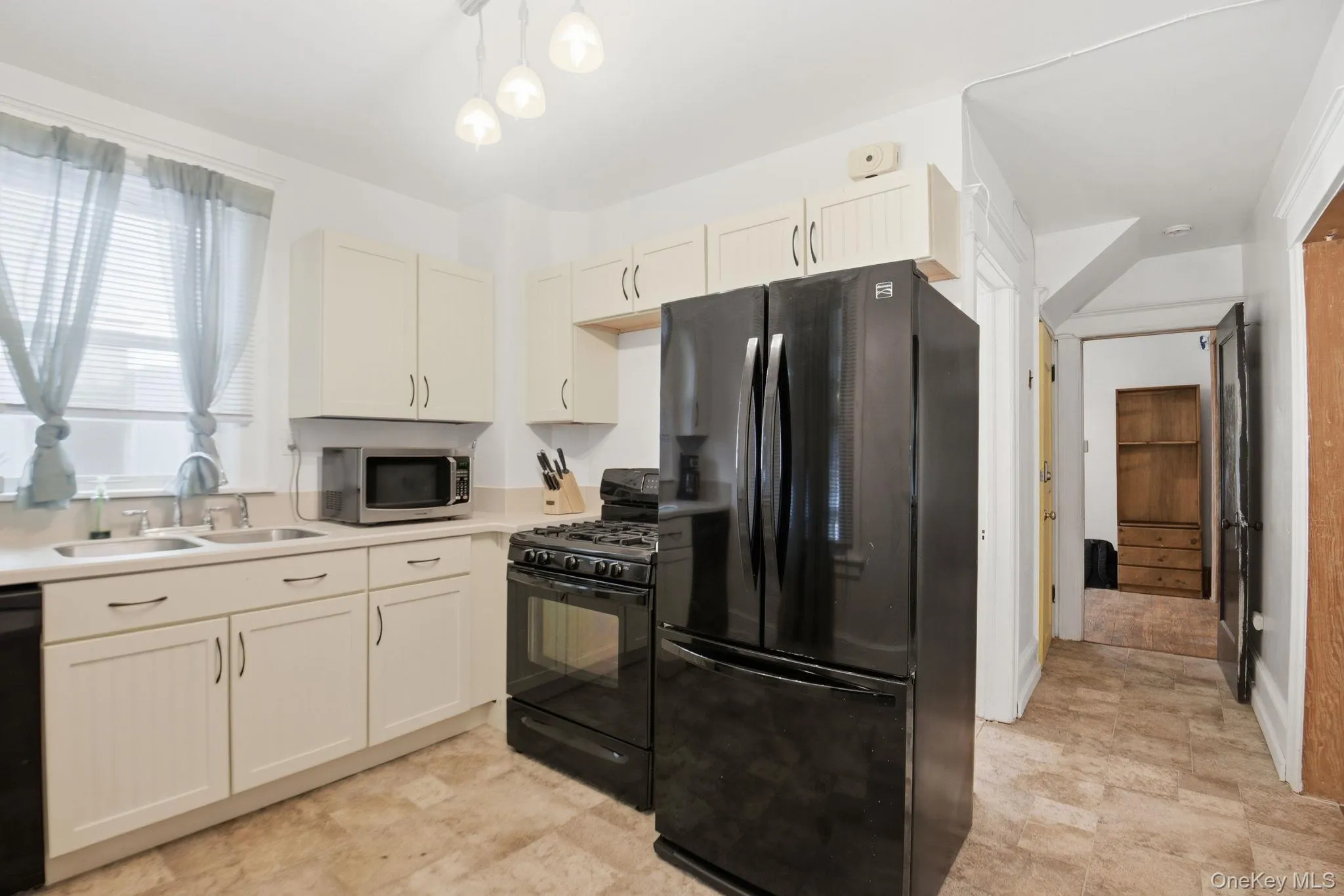 118 College Avenue, Poughkeepsie, NY, 3 Bedrooms Bedrooms, 7 Rooms Rooms,1 BathroomBathrooms,Residential,For Rent,College,0,1009506 118 College Avenue, Poughkeepsie, NY, 3 Bedrooms Bedrooms, 7 Rooms Rooms,1 BathroomBathrooms,Residential,For Rent,College,0,1009506