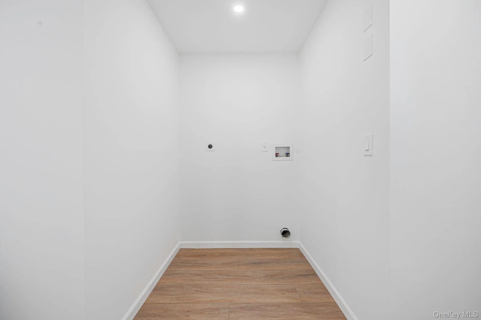 655 Post Avenue, Brookhaven, NY, 3 Bedrooms Bedrooms, 6 Rooms Rooms,1 BathroomBathrooms,Residential Lease,For Rent,Post,0,1009512 655 Post Avenue, Brookhaven, NY, 3 Bedrooms Bedrooms, 6 Rooms Rooms,1 BathroomBathrooms,Residential Lease,For Rent,Post,0,1009512