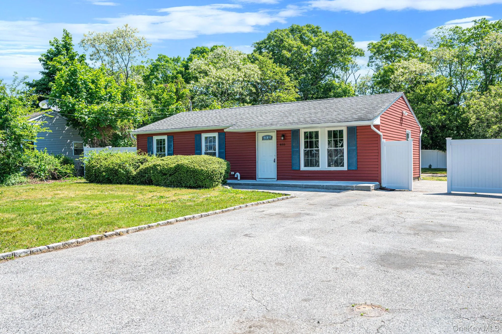 655 Post Avenue, Brookhaven, NY, 3 Bedrooms Bedrooms, 6 Rooms Rooms,1 BathroomBathrooms,Residential Lease,For Rent,Post,0,1009512 655 Post Avenue, Brookhaven, NY, 3 Bedrooms Bedrooms, 6 Rooms Rooms,1 BathroomBathrooms,Residential Lease,For Rent,Post,0,1009512