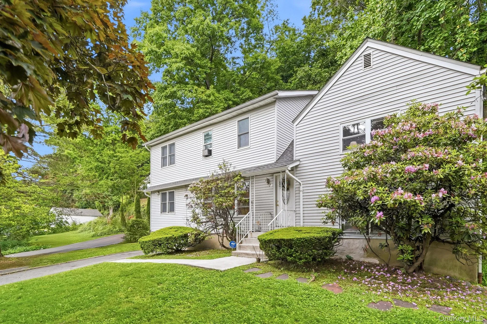 100 Pembrook Drive, Yonkers, NY, 4 Bedrooms Bedrooms, 8 Rooms Rooms,2 BathroomsBathrooms,Residential,For Rent,Pembrook,0,1009514 100 Pembrook Drive, Yonkers, NY, 4 Bedrooms Bedrooms, 8 Rooms Rooms,2 BathroomsBathrooms,Residential,For Rent,Pembrook,0,1009514