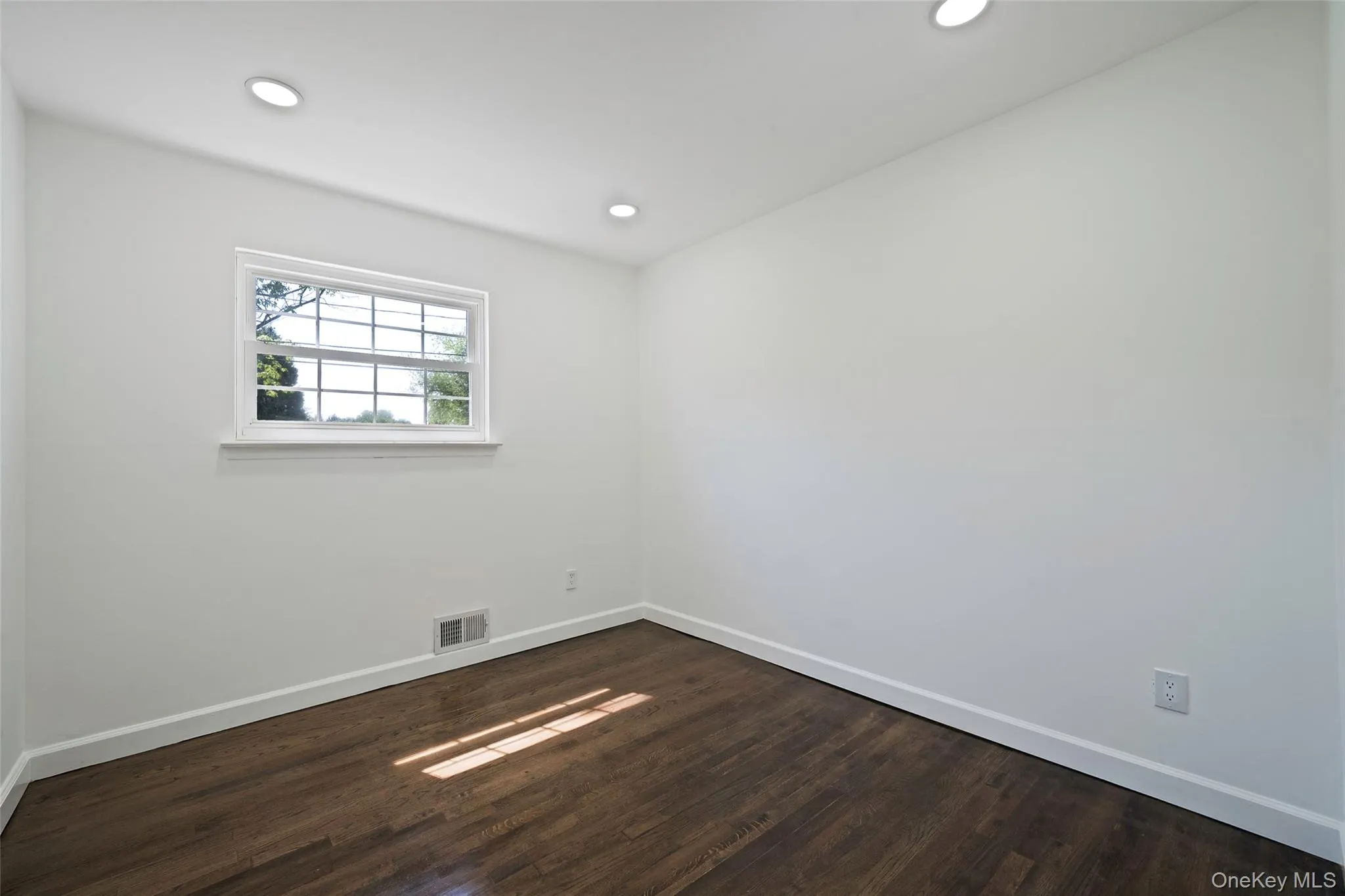 267 Woodhull Avenue, Brookhaven, NY, 3 Bedrooms Bedrooms, 8 Rooms Rooms,2 BathroomsBathrooms,Residential,For Rent,Woodhull,0,1009518 267 Woodhull Avenue, Brookhaven, NY, 3 Bedrooms Bedrooms, 8 Rooms Rooms,2 BathroomsBathrooms,Residential,For Rent,Woodhull,0,1009518