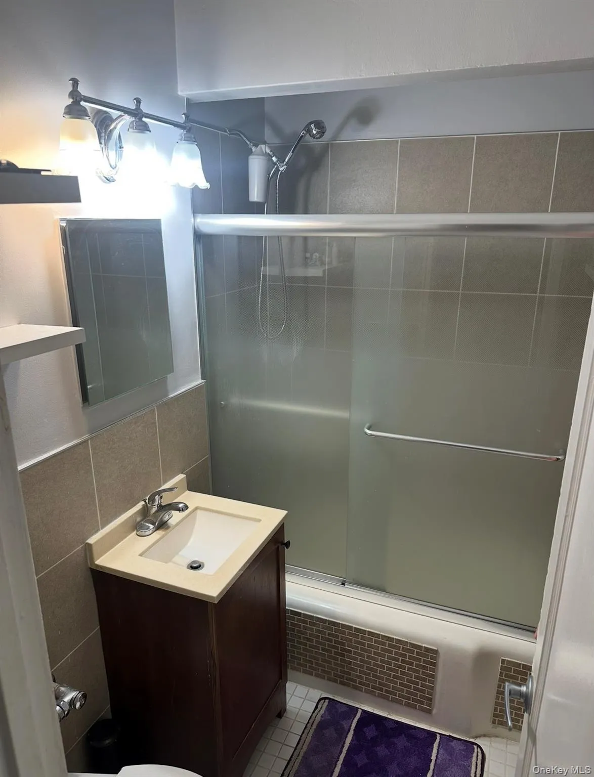 Spa like Bathroom will Fresh water filtration system. Spa like Bathroom will Fresh water filtration system.