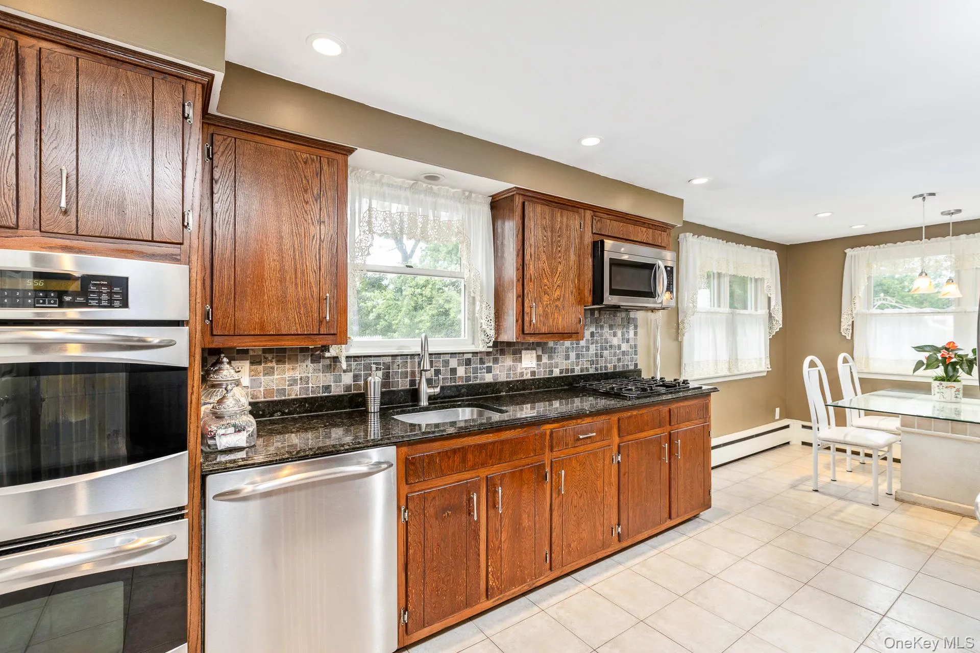 19 Knoll Lane, Smithtown, NY, 4 Bedrooms Bedrooms, 8 Rooms Rooms,2 BathroomsBathrooms,Residential,For Rent,Knoll,0,1009532 19 Knoll Lane, Smithtown, NY, 4 Bedrooms Bedrooms, 8 Rooms Rooms,2 BathroomsBathrooms,Residential,For Rent,Knoll,0,1009532