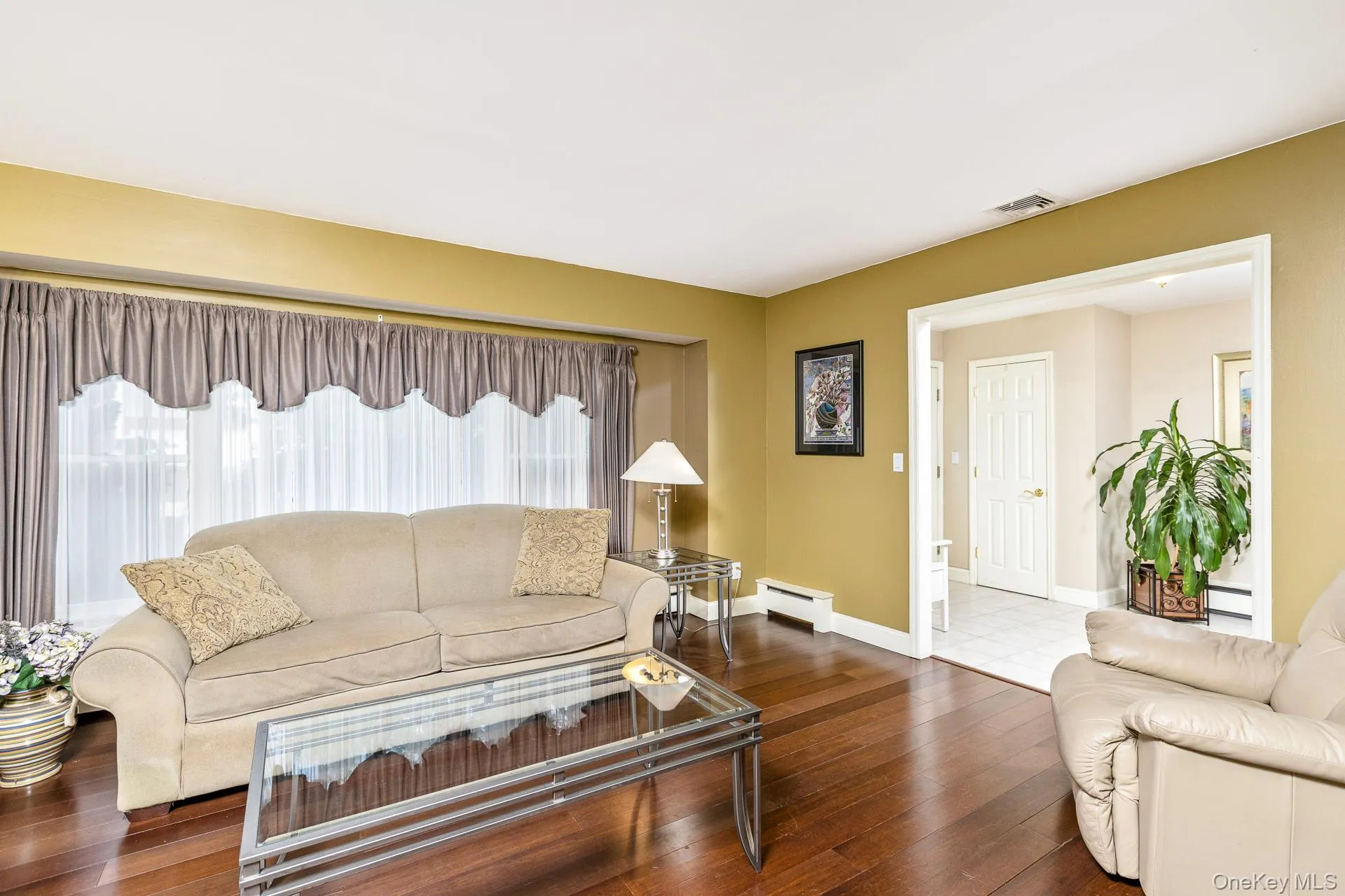 19 Knoll Lane, Smithtown, NY, 4 Bedrooms Bedrooms, 8 Rooms Rooms,2 BathroomsBathrooms,Residential,For Rent,Knoll,0,1009532 19 Knoll Lane, Smithtown, NY, 4 Bedrooms Bedrooms, 8 Rooms Rooms,2 BathroomsBathrooms,Residential,For Rent,Knoll,0,1009532
