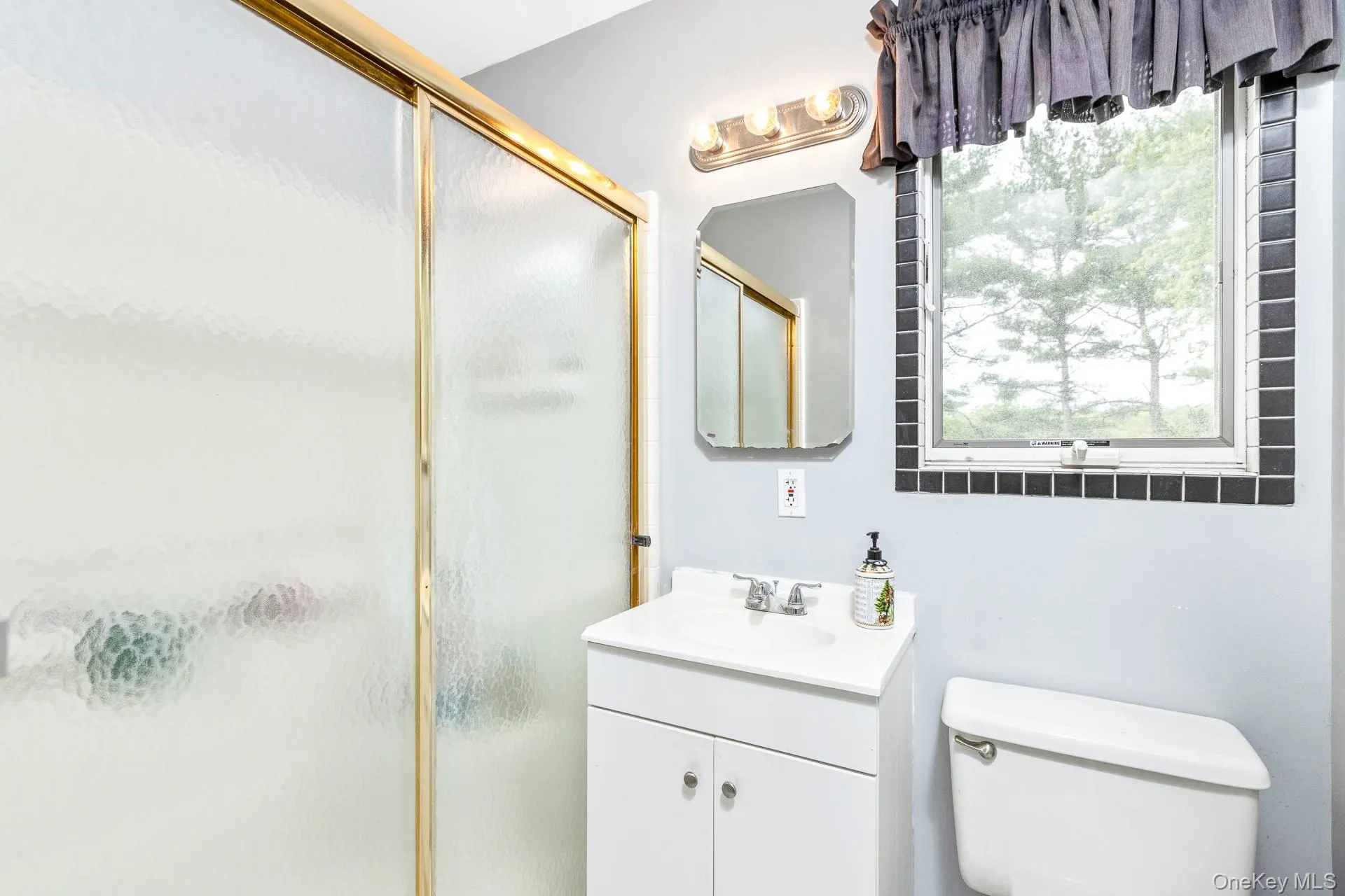19 Knoll Lane, Smithtown, NY, 4 Bedrooms Bedrooms, 8 Rooms Rooms,2 BathroomsBathrooms,Residential,For Rent,Knoll,0,1009532 19 Knoll Lane, Smithtown, NY, 4 Bedrooms Bedrooms, 8 Rooms Rooms,2 BathroomsBathrooms,Residential,For Rent,Knoll,0,1009532