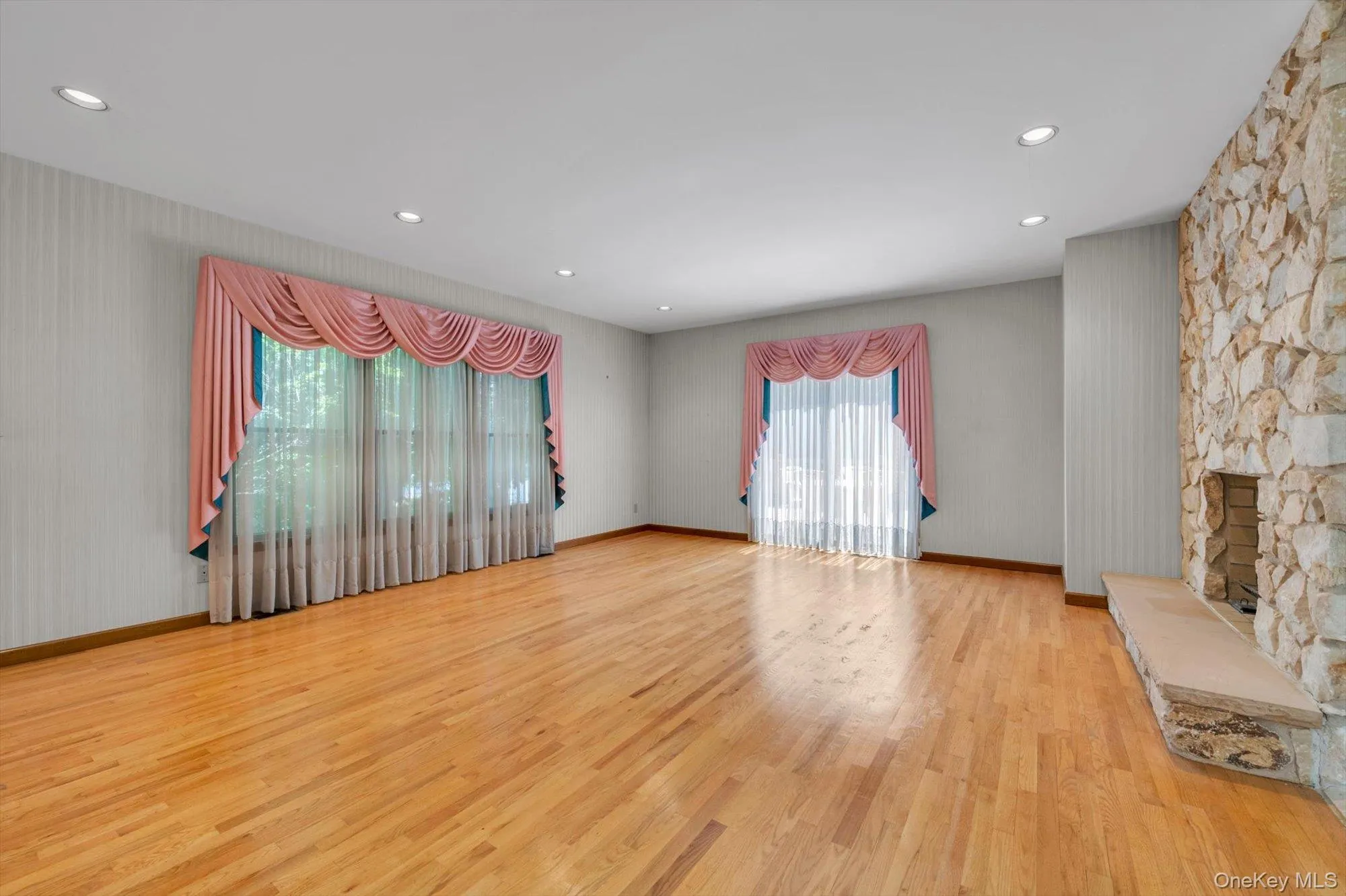 244 Store Hill Road, North Hempstead, NY, 5 Bedrooms Bedrooms, 11 Rooms Rooms,3 BathroomsBathrooms,Residential,For Rent,Store Hill,0,1009534 244 Store Hill Road, North Hempstead, NY, 5 Bedrooms Bedrooms, 11 Rooms Rooms,3 BathroomsBathrooms,Residential,For Rent,Store Hill,0,1009534