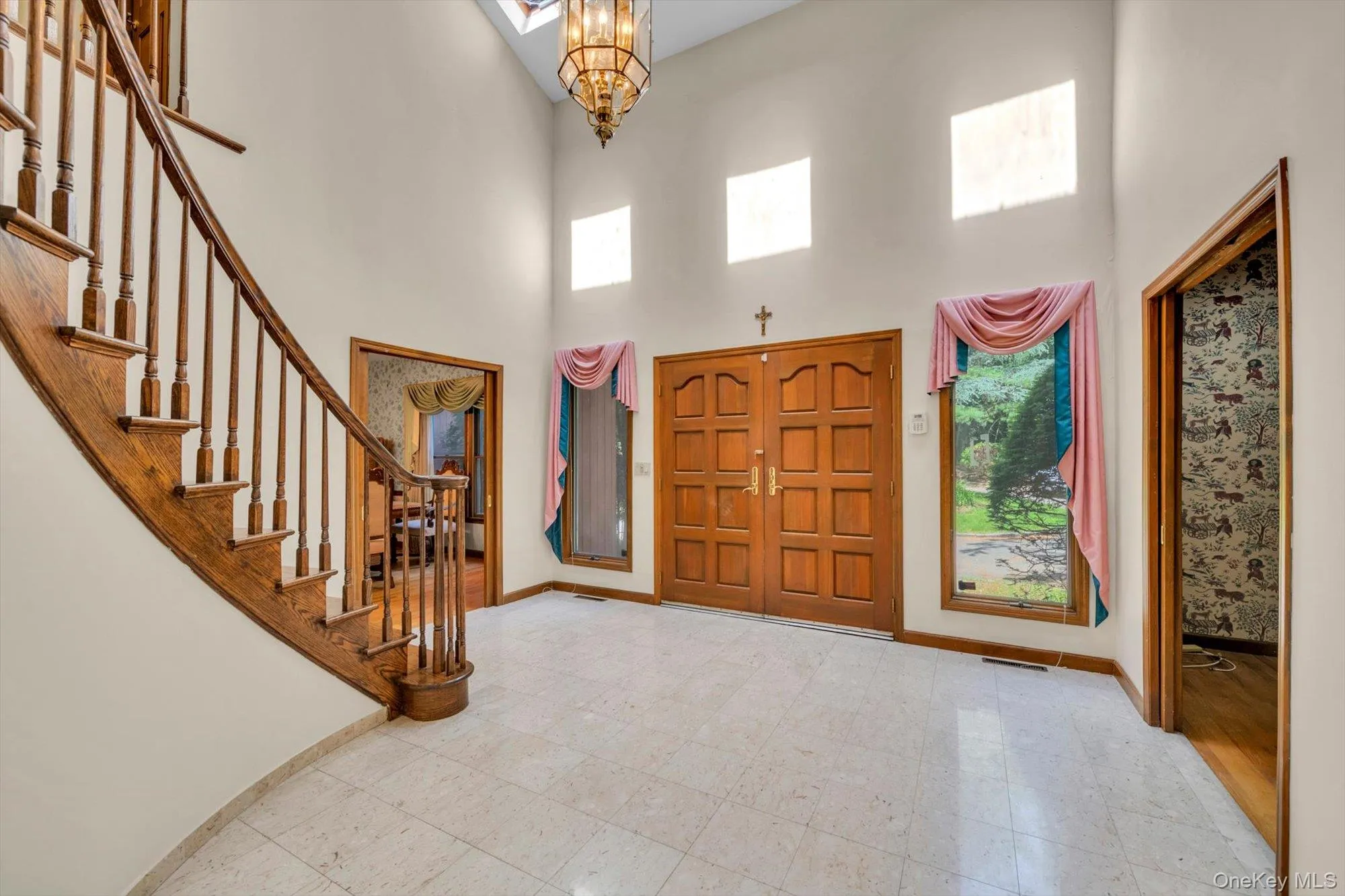 Grand front entry foyer Grand front entry foyer