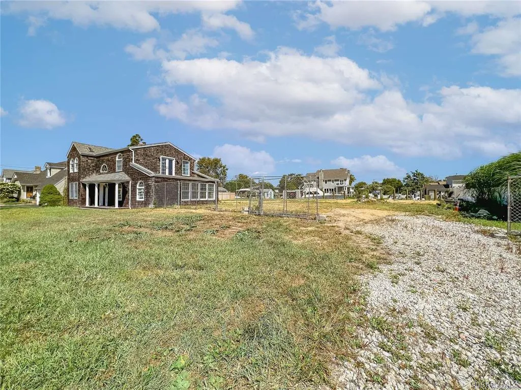 187 Sequams Lane Center, Islip, NY, 3 Bedrooms Bedrooms, 7 Rooms Rooms,2 BathroomsBathrooms,Residential,For Rent,Sequams Lane,0,1009539 187 Sequams Lane Center, Islip, NY, 3 Bedrooms Bedrooms, 7 Rooms Rooms,2 BathroomsBathrooms,Residential,For Rent,Sequams Lane,0,1009539