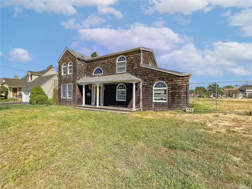 187 Sequams Lane Center, Islip, NY, 3 Bedrooms Bedrooms, 7 Rooms Rooms,2 BathroomsBathrooms,Residential,For Rent,Sequams Lane,0,1009539 187 Sequams Lane Center, Islip, NY, 3 Bedrooms Bedrooms, 7 Rooms Rooms,2 BathroomsBathrooms,Residential,For Rent,Sequams Lane,0,1009539