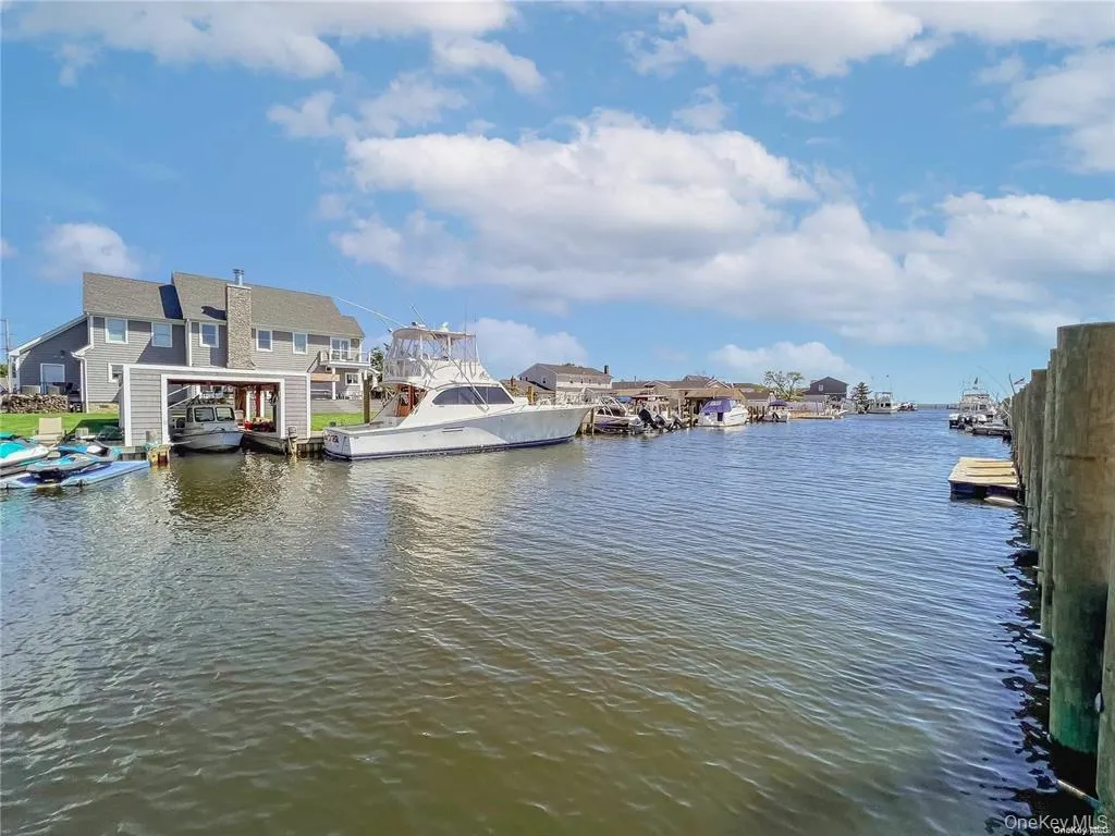 187 Sequams Lane Center, Islip, NY, 3 Bedrooms Bedrooms, 7 Rooms Rooms,2 BathroomsBathrooms,Residential,For Rent,Sequams Lane,0,1009539 187 Sequams Lane Center, Islip, NY, 3 Bedrooms Bedrooms, 7 Rooms Rooms,2 BathroomsBathrooms,Residential,For Rent,Sequams Lane,0,1009539