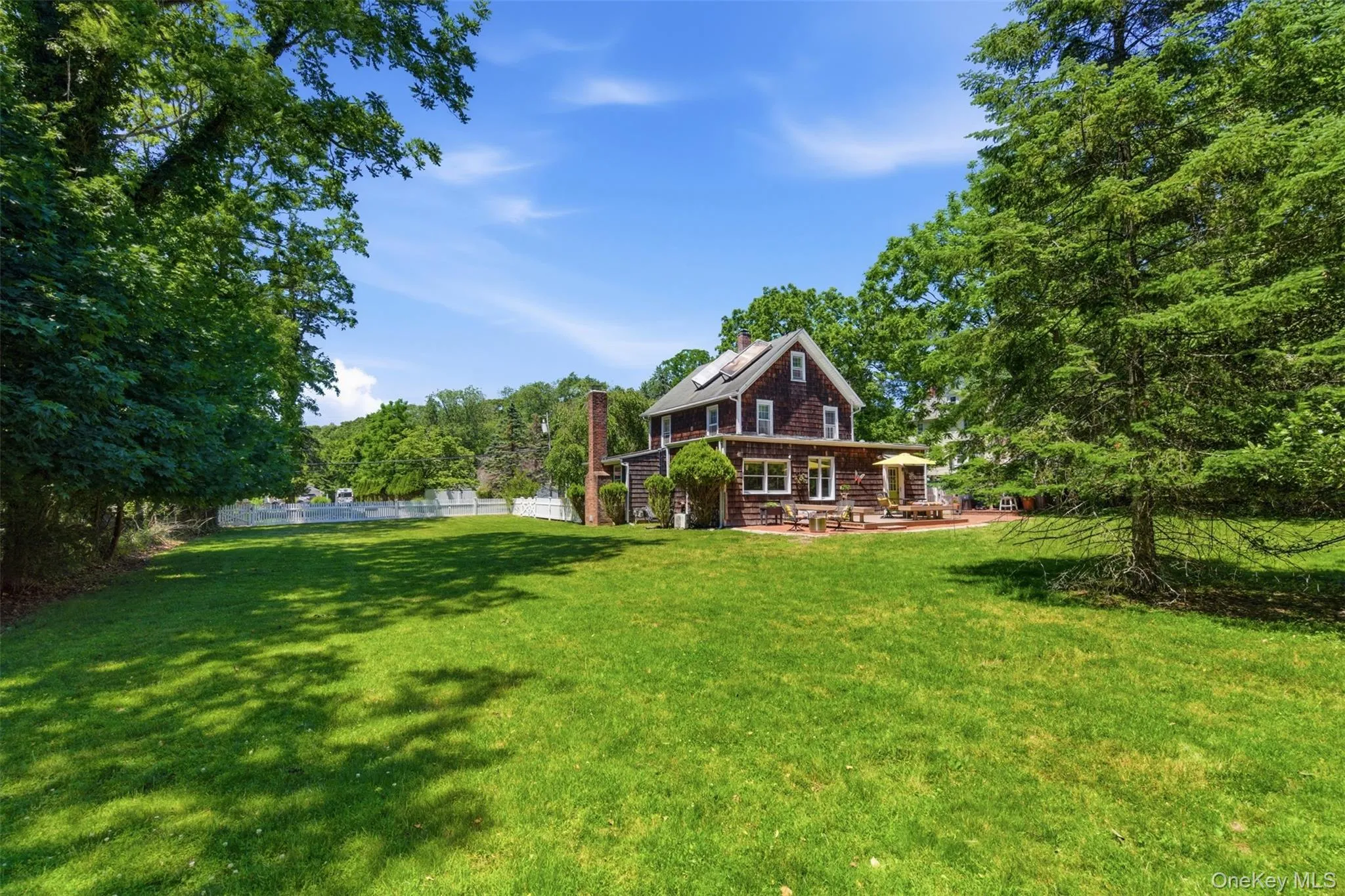 4 Landing Meadow Road, Smithtown, NY, 3 Bedrooms Bedrooms, 8 Rooms Rooms,2 BathroomsBathrooms,Residential,For Rent,Landing Meadow,0,1009540 4 Landing Meadow Road, Smithtown, NY, 3 Bedrooms Bedrooms, 8 Rooms Rooms,2 BathroomsBathrooms,Residential,For Rent,Landing Meadow,0,1009540