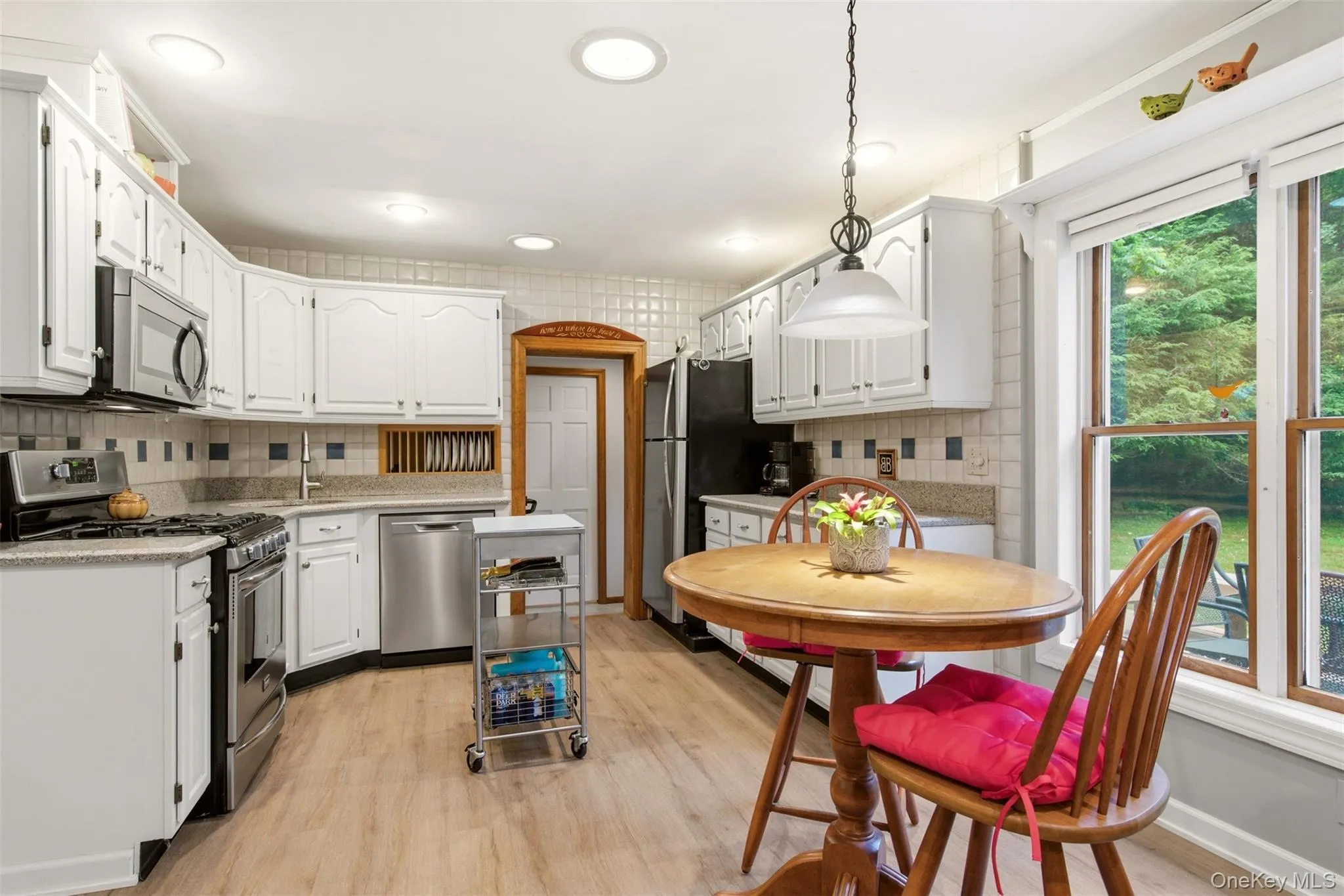 4 Landing Meadow Road, Smithtown, NY, 3 Bedrooms Bedrooms, 8 Rooms Rooms,2 BathroomsBathrooms,Residential,For Rent,Landing Meadow,0,1009540 4 Landing Meadow Road, Smithtown, NY, 3 Bedrooms Bedrooms, 8 Rooms Rooms,2 BathroomsBathrooms,Residential,For Rent,Landing Meadow,0,1009540