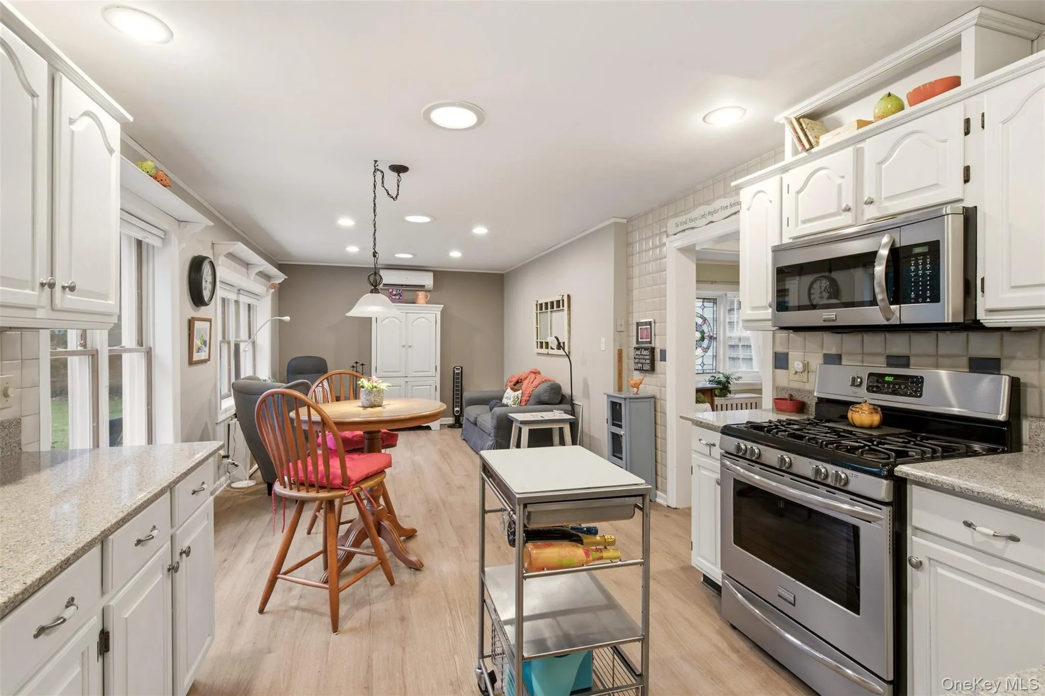 4 Landing Meadow Road, Smithtown, NY, 3 Bedrooms Bedrooms, 8 Rooms Rooms,2 BathroomsBathrooms,Residential,For Rent,Landing Meadow,0,1009540 4 Landing Meadow Road, Smithtown, NY, 3 Bedrooms Bedrooms, 8 Rooms Rooms,2 BathroomsBathrooms,Residential,For Rent,Landing Meadow,0,1009540