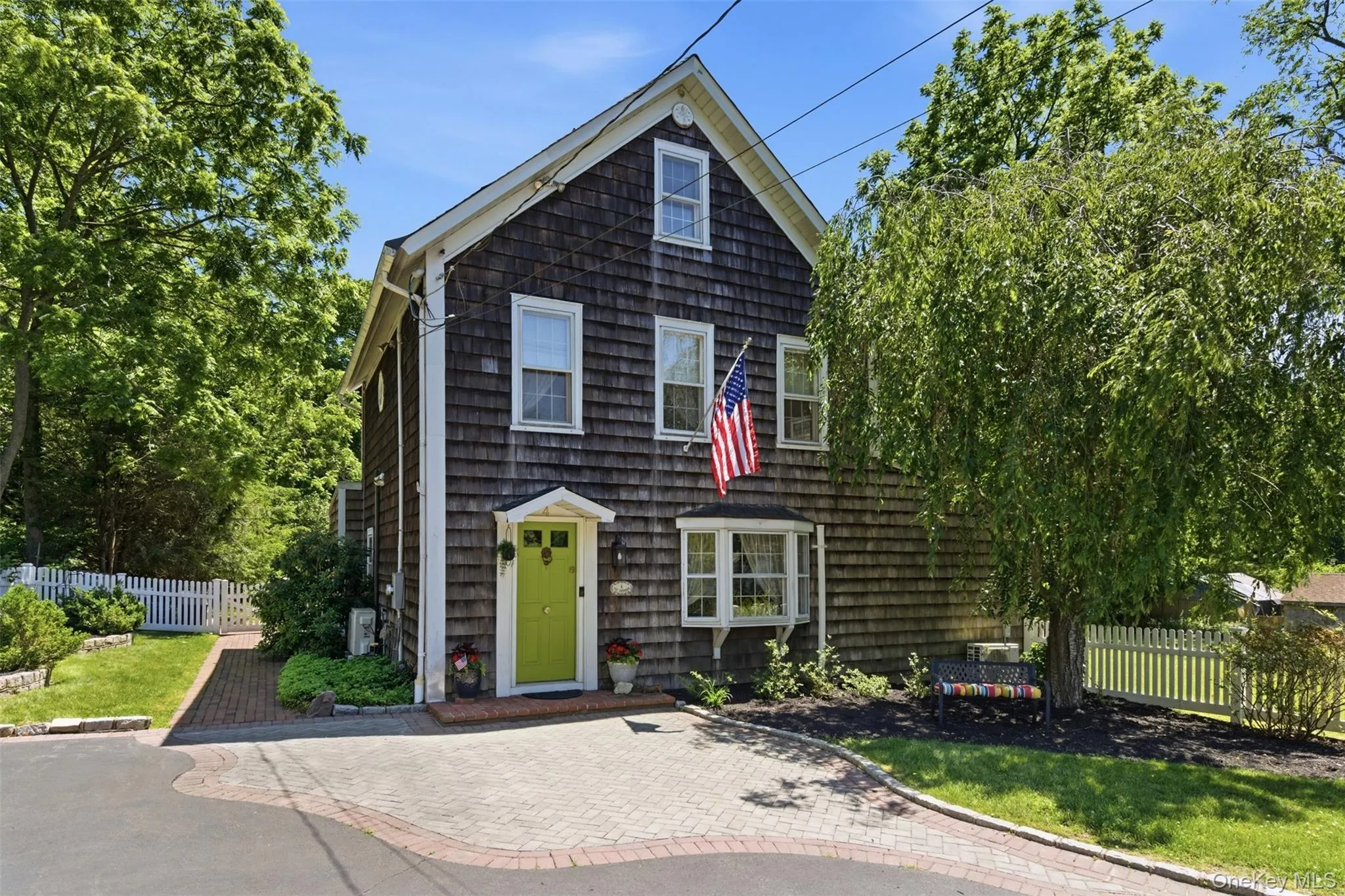 4 Landing Meadow Road, Smithtown, NY, 3 Bedrooms Bedrooms, 8 Rooms Rooms,2 BathroomsBathrooms,Residential,For Rent,Landing Meadow,0,1009540 4 Landing Meadow Road, Smithtown, NY, 3 Bedrooms Bedrooms, 8 Rooms Rooms,2 BathroomsBathrooms,Residential,For Rent,Landing Meadow,0,1009540