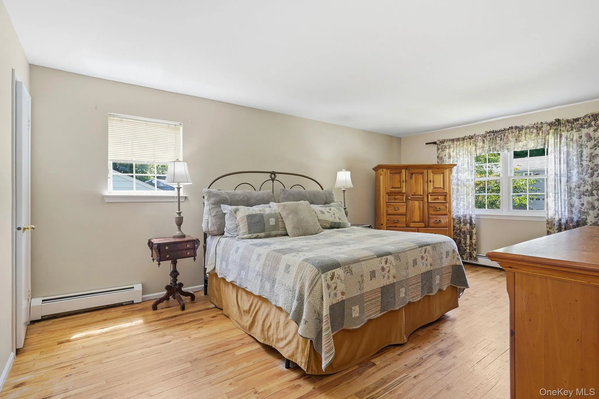 Can easily fit a king-size bed Can easily fit a king-size bed