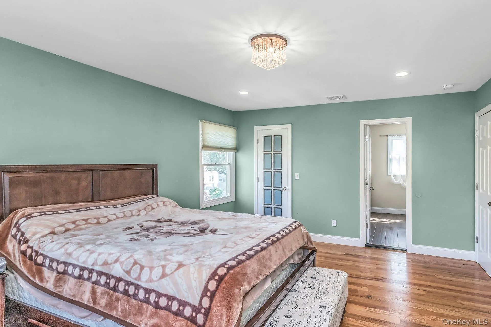 233 Collins Avenue, North Hempstead, NY, 5 Bedrooms Bedrooms, 14 Rooms Rooms,4 BathroomsBathrooms,Residential,For Rent,Collins,0,1009546 233 Collins Avenue, North Hempstead, NY, 5 Bedrooms Bedrooms, 14 Rooms Rooms,4 BathroomsBathrooms,Residential,For Rent,Collins,0,1009546