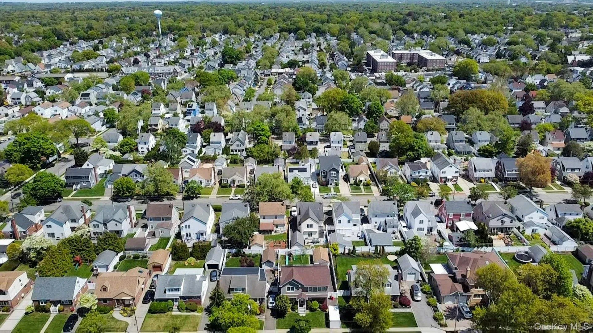 233 Collins Avenue, North Hempstead, NY, 5 Bedrooms Bedrooms, 14 Rooms Rooms,4 BathroomsBathrooms,Residential,For Rent,Collins,0,1009546 233 Collins Avenue, North Hempstead, NY, 5 Bedrooms Bedrooms, 14 Rooms Rooms,4 BathroomsBathrooms,Residential,For Rent,Collins,0,1009546
