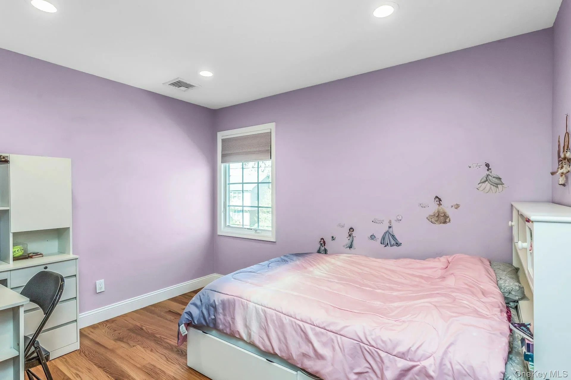 233 Collins Avenue, North Hempstead, NY, 5 Bedrooms Bedrooms, 14 Rooms Rooms,4 BathroomsBathrooms,Residential,For Rent,Collins,0,1009546 233 Collins Avenue, North Hempstead, NY, 5 Bedrooms Bedrooms, 14 Rooms Rooms,4 BathroomsBathrooms,Residential,For Rent,Collins,0,1009546
