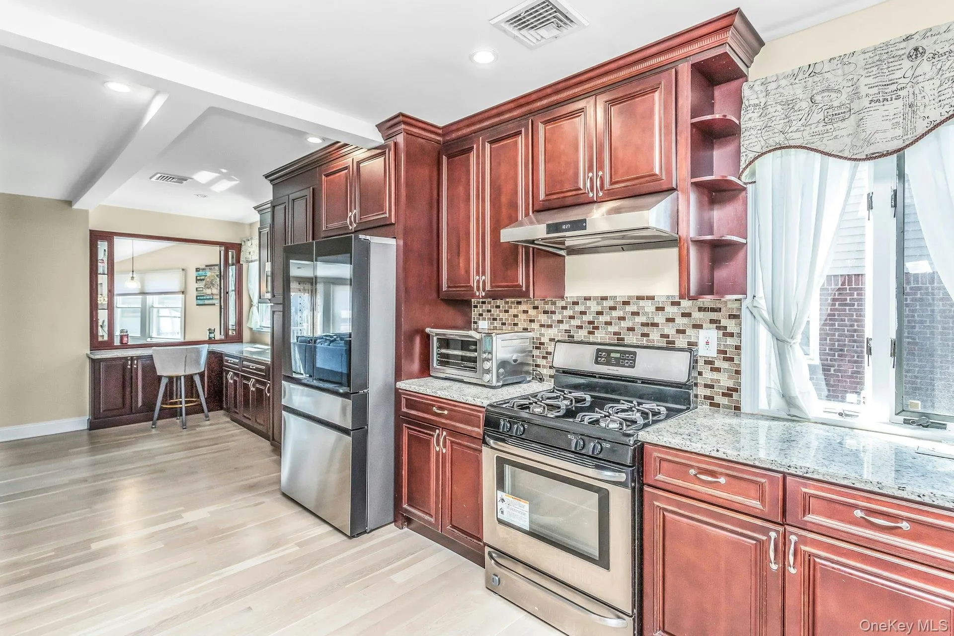 233 Collins Avenue, North Hempstead, NY, 5 Bedrooms Bedrooms, 14 Rooms Rooms,4 BathroomsBathrooms,Residential,For Rent,Collins,0,1009546 233 Collins Avenue, North Hempstead, NY, 5 Bedrooms Bedrooms, 14 Rooms Rooms,4 BathroomsBathrooms,Residential,For Rent,Collins,0,1009546