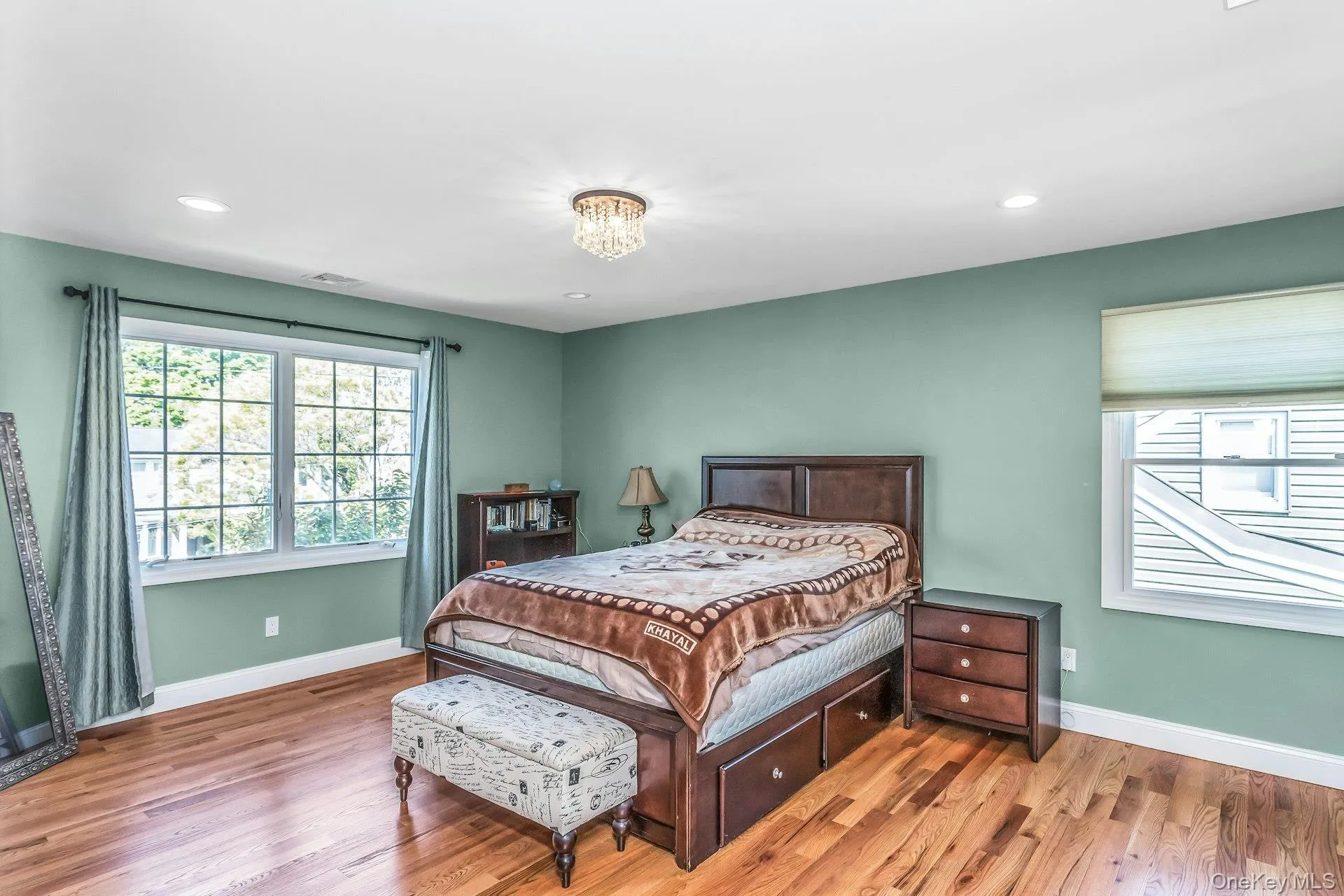 233 Collins Avenue, North Hempstead, NY, 5 Bedrooms Bedrooms, 14 Rooms Rooms,4 BathroomsBathrooms,Residential,For Rent,Collins,0,1009546 233 Collins Avenue, North Hempstead, NY, 5 Bedrooms Bedrooms, 14 Rooms Rooms,4 BathroomsBathrooms,Residential,For Rent,Collins,0,1009546