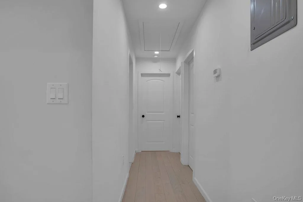 6 Burbury Lane, North Hempstead, NY, 4 Bedrooms Bedrooms, 7 Rooms Rooms,2 BathroomsBathrooms,Residential,For Rent,Burbury,0,1009555 6 Burbury Lane, North Hempstead, NY, 4 Bedrooms Bedrooms, 7 Rooms Rooms,2 BathroomsBathrooms,Residential,For Rent,Burbury,0,1009555
